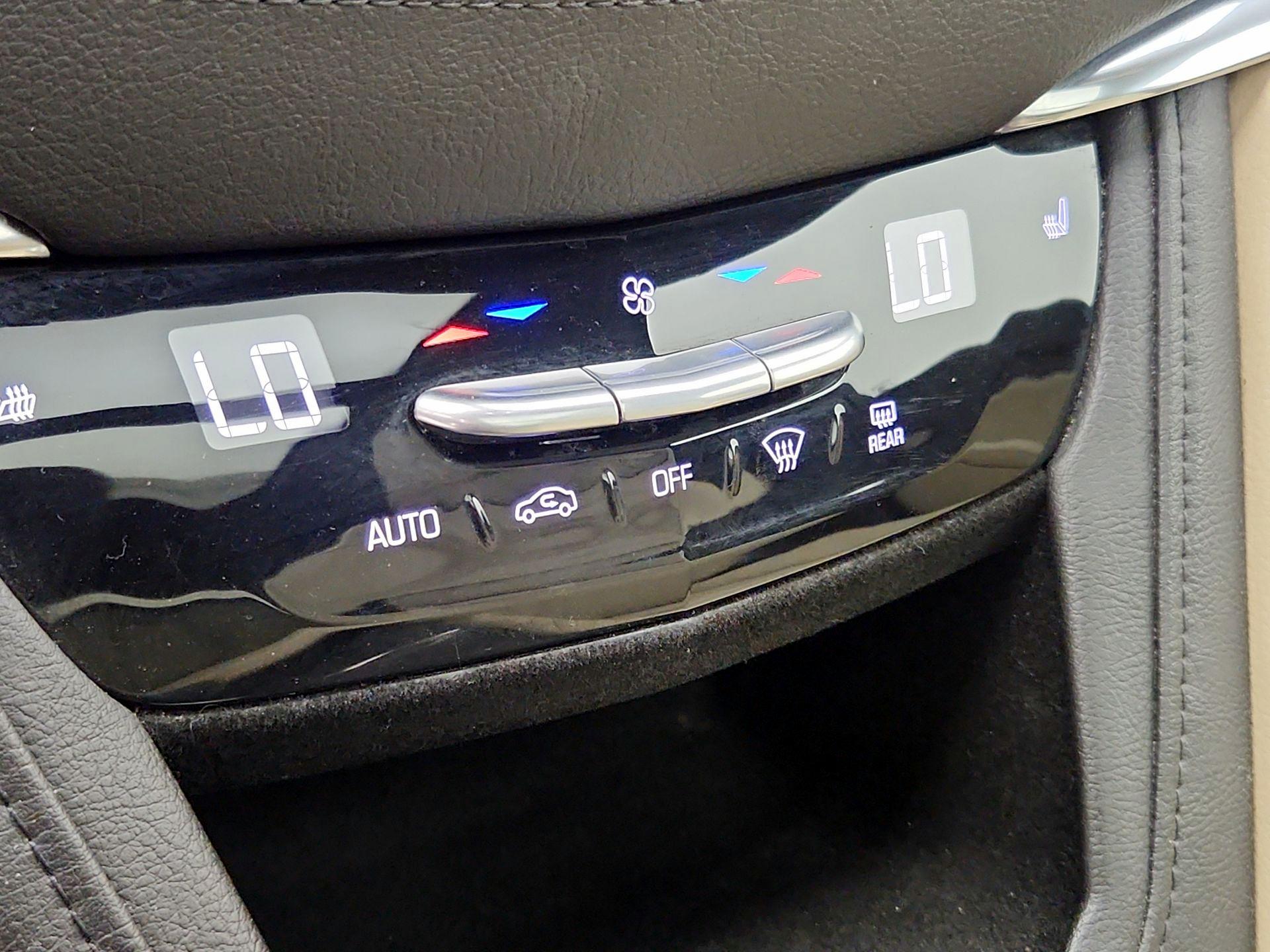 Thumbnail: 2017 Cadillac XT5 - 16