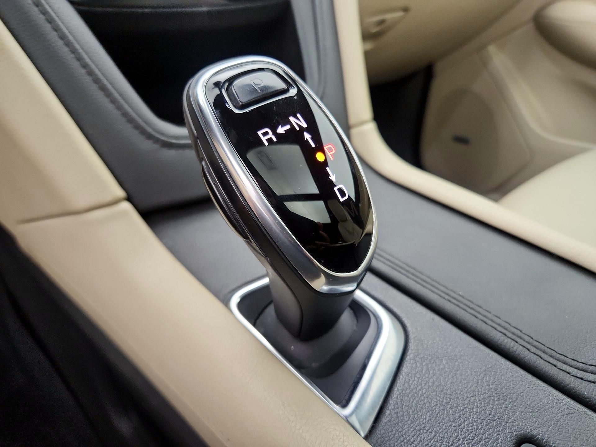 Thumbnail: 2017 Cadillac XT5 - 17