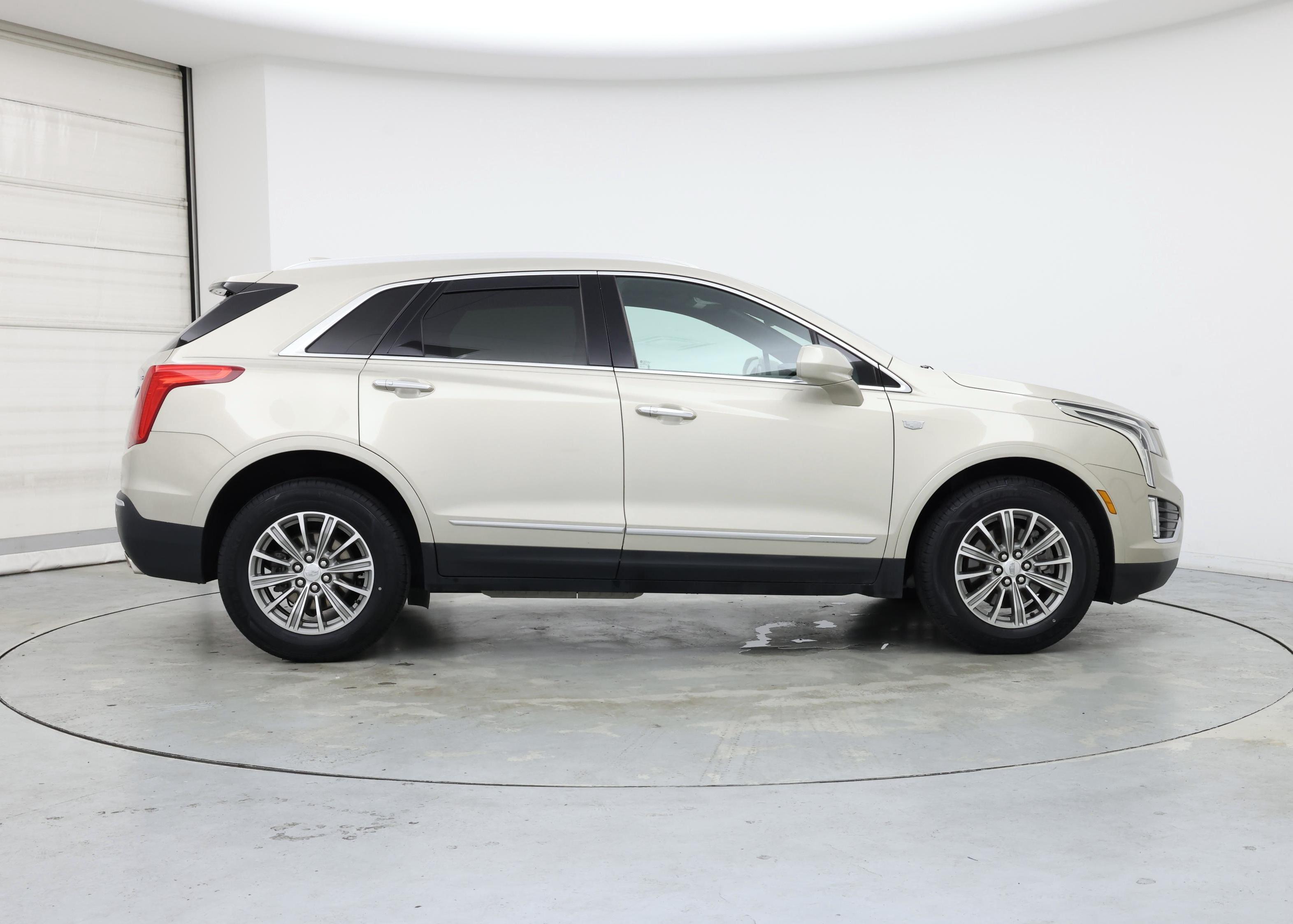 Thumbnail: 2017 Cadillac XT5 - 7