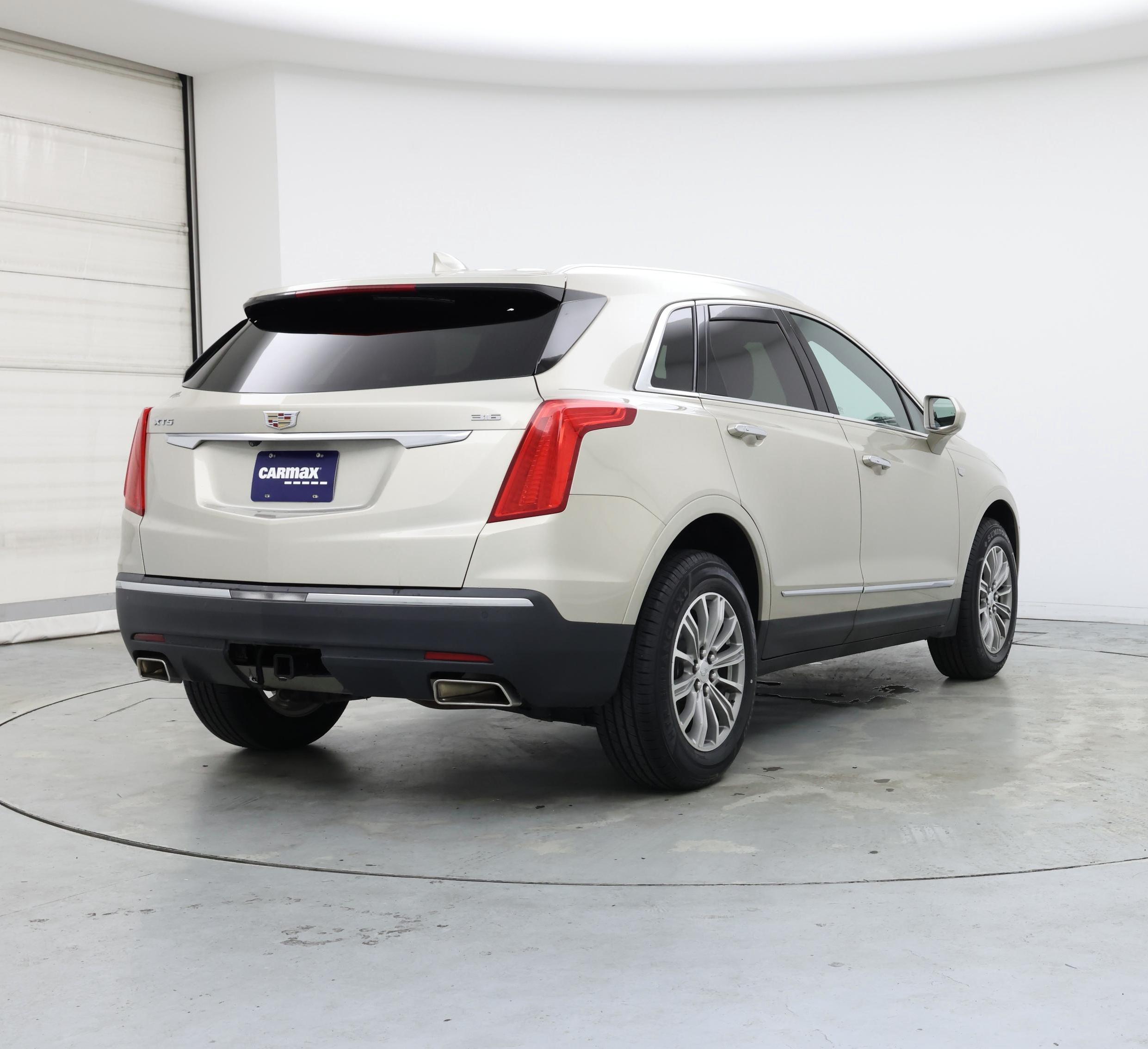 Thumbnail: 2017 Cadillac XT5 - 8