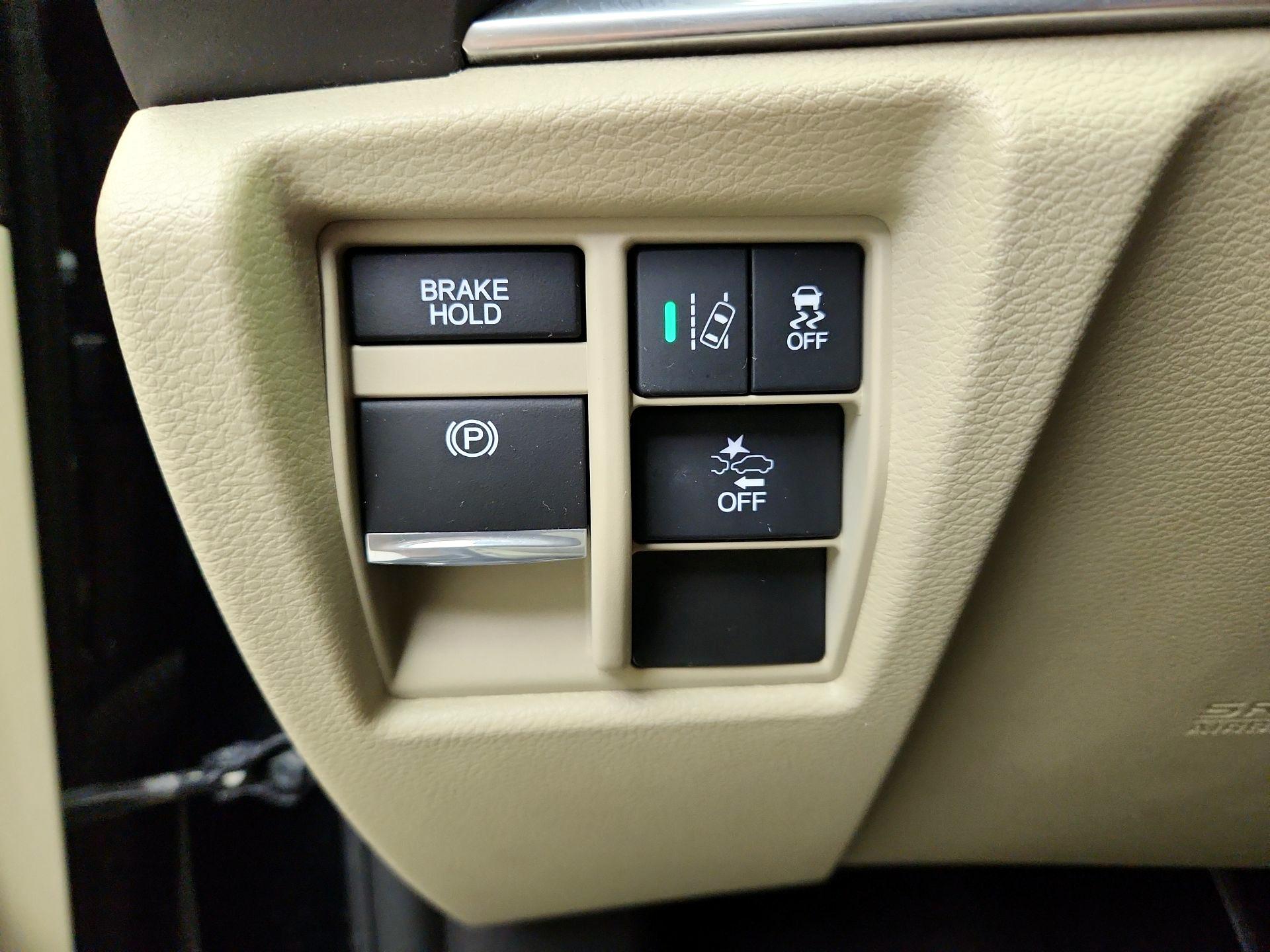 Thumbnail: 2017 Acura MDX - 13