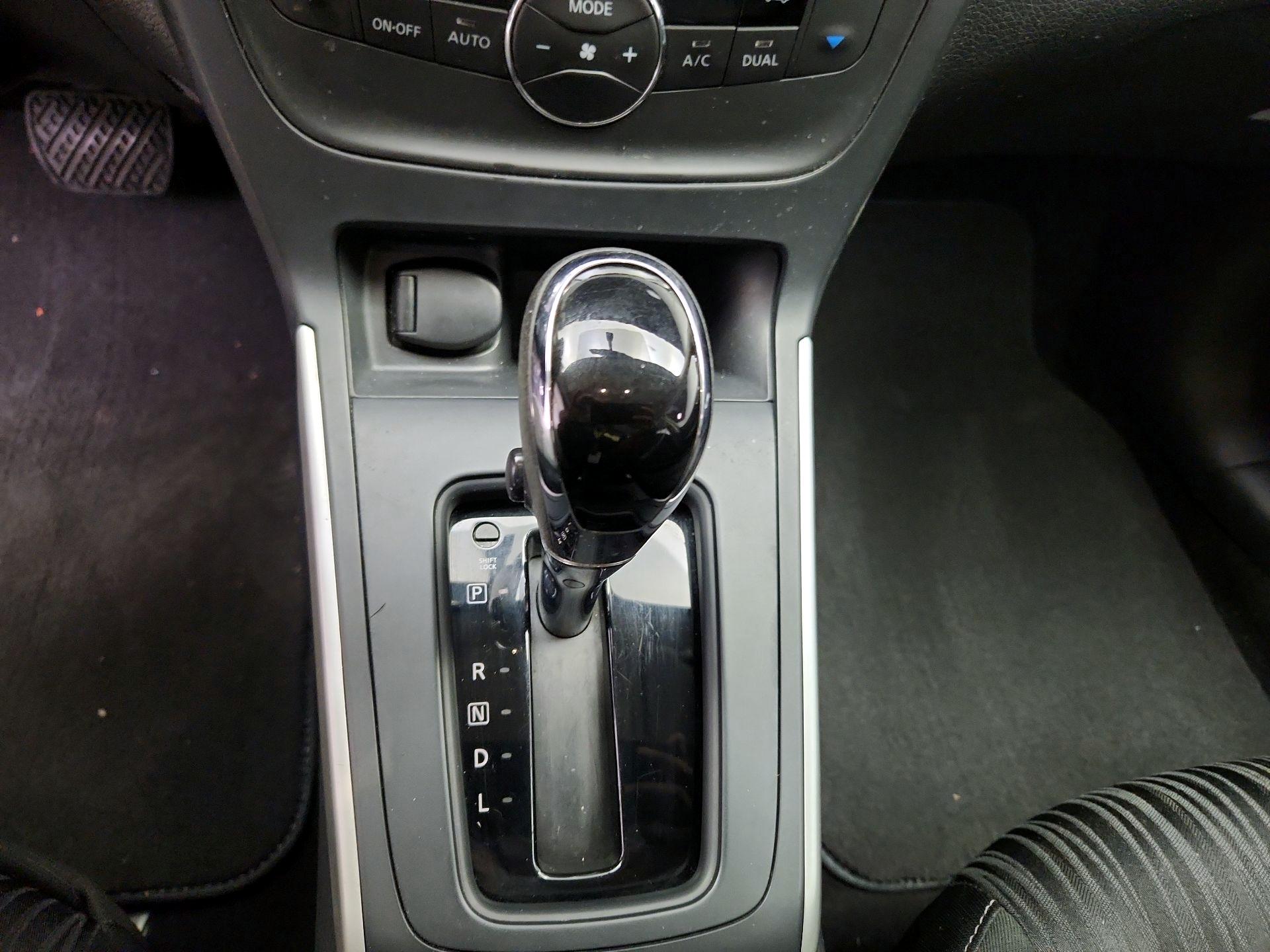 Thumbnail: 2019 Nissan Sentra - 17