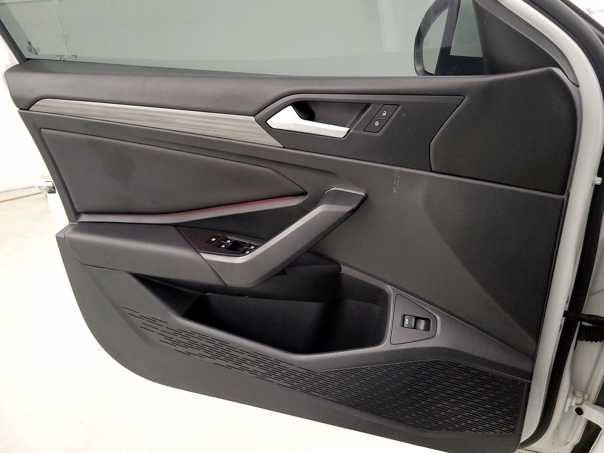 Thumbnail: 2019 Volkswagen Jetta - 10