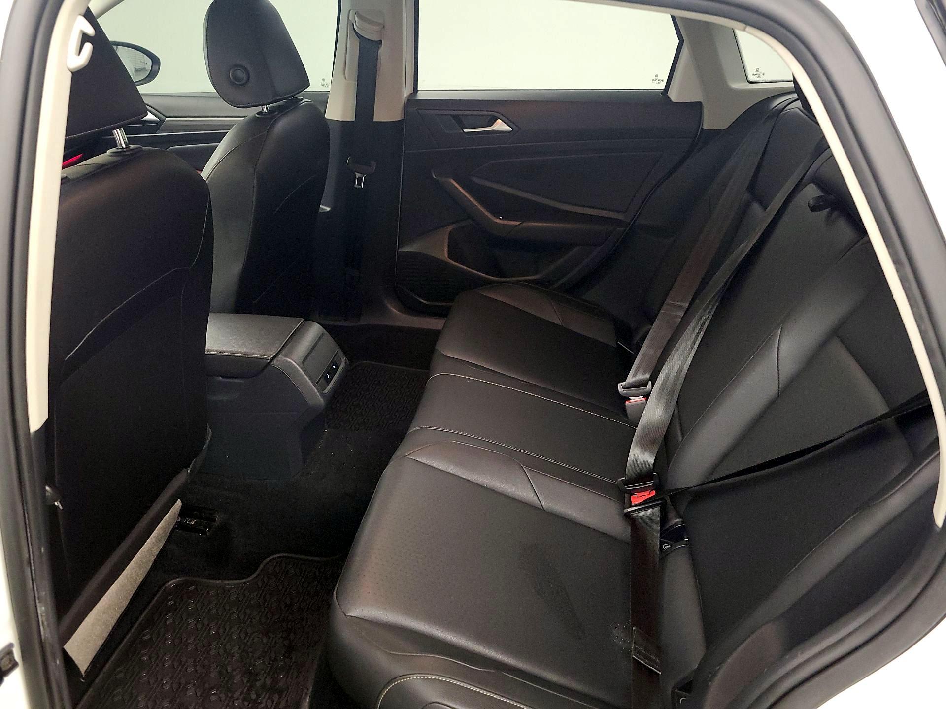 Thumbnail: 2019 Volkswagen Jetta - 18