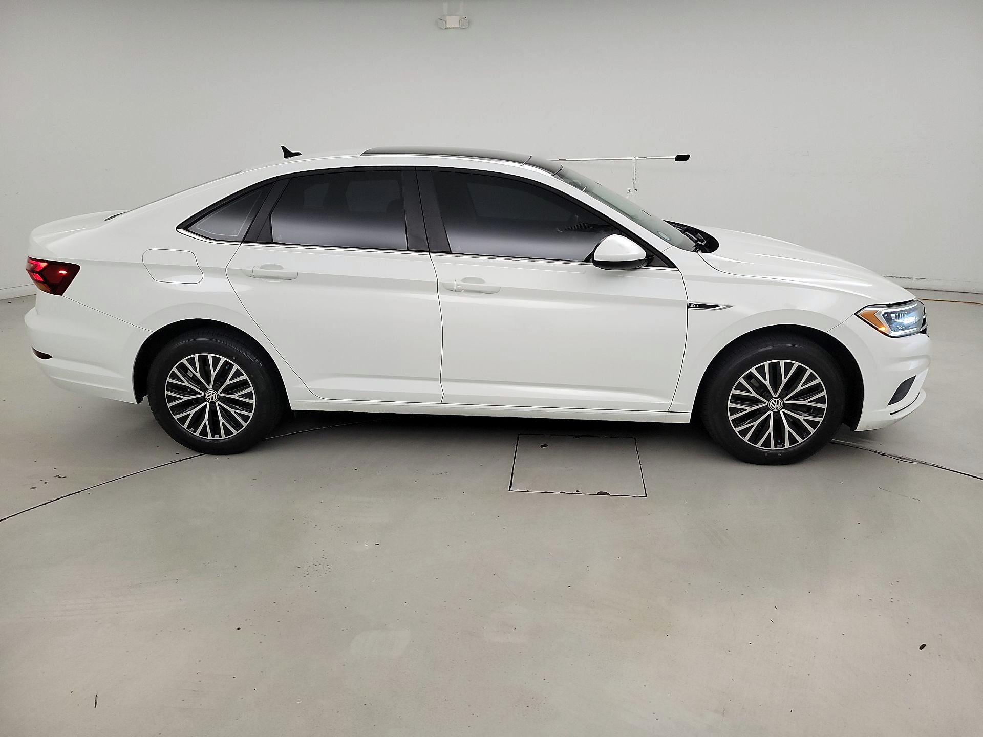 Thumbnail: 2019 Volkswagen Jetta - 4