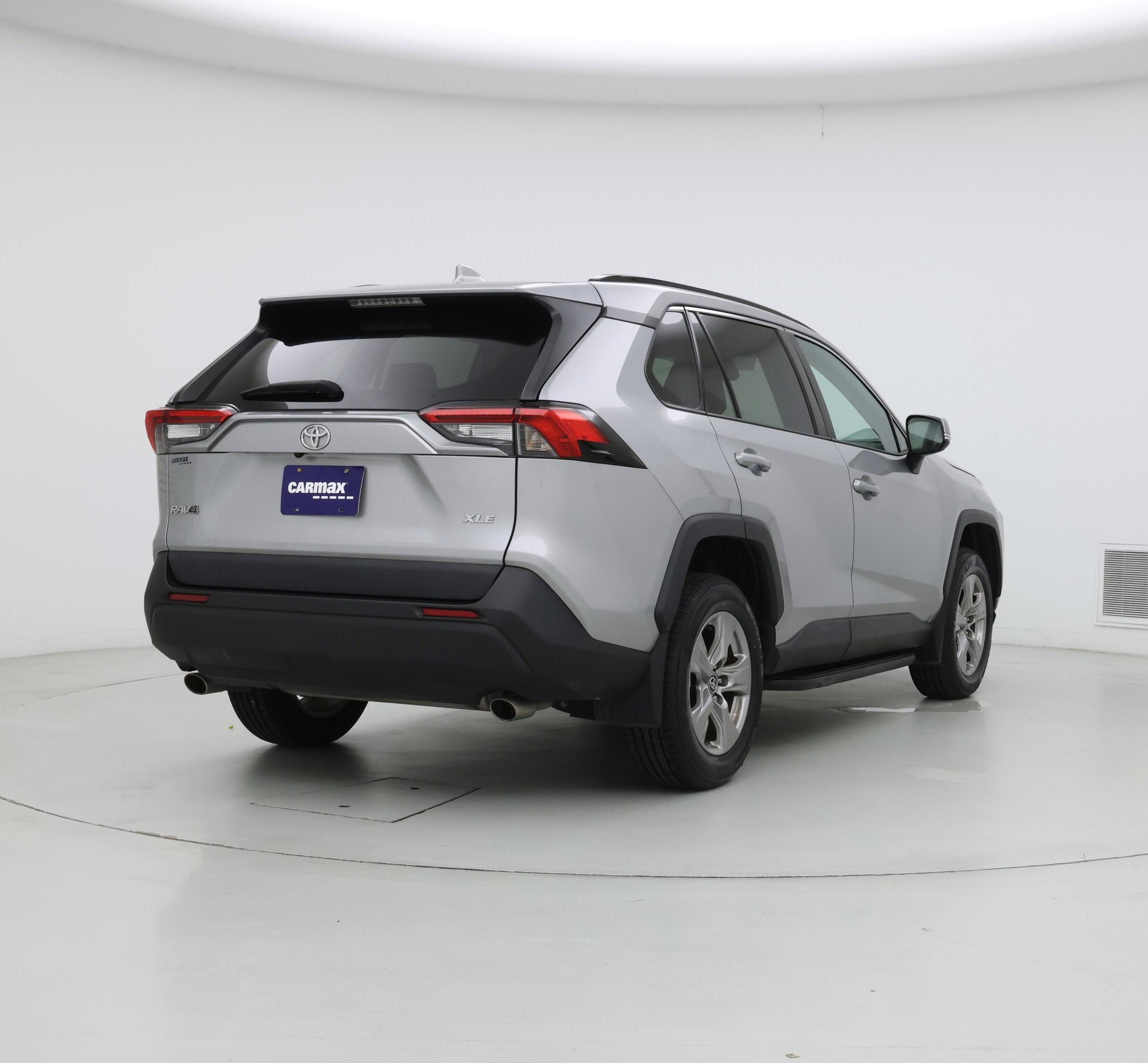 Thumbnail: 2022 Toyota RAV4 - 8