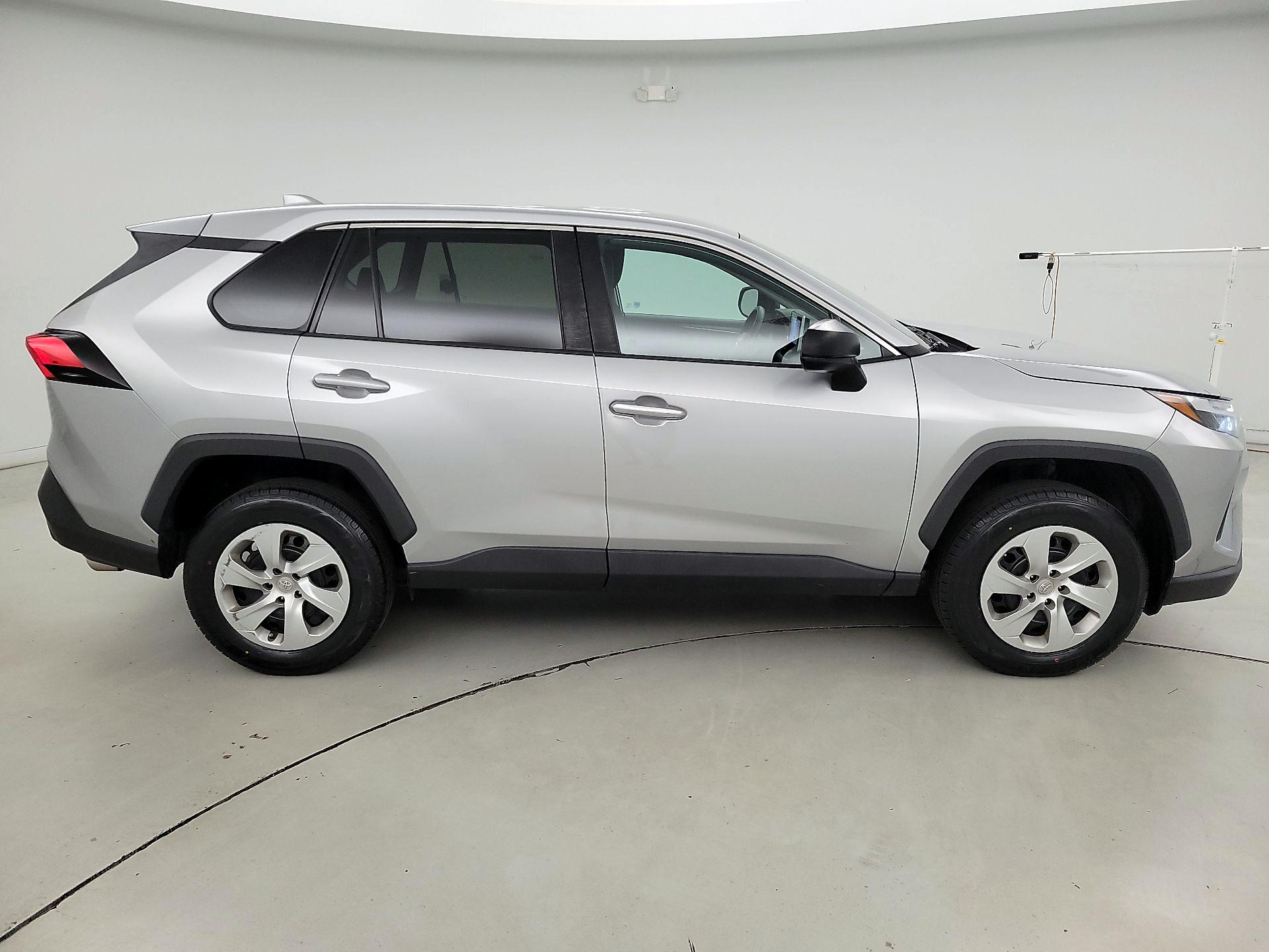Thumbnail: 2023 Toyota RAV4 - 4