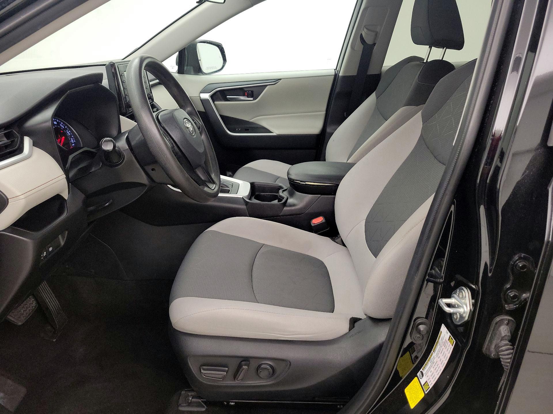 Thumbnail: 2021 Toyota RAV4 - 11