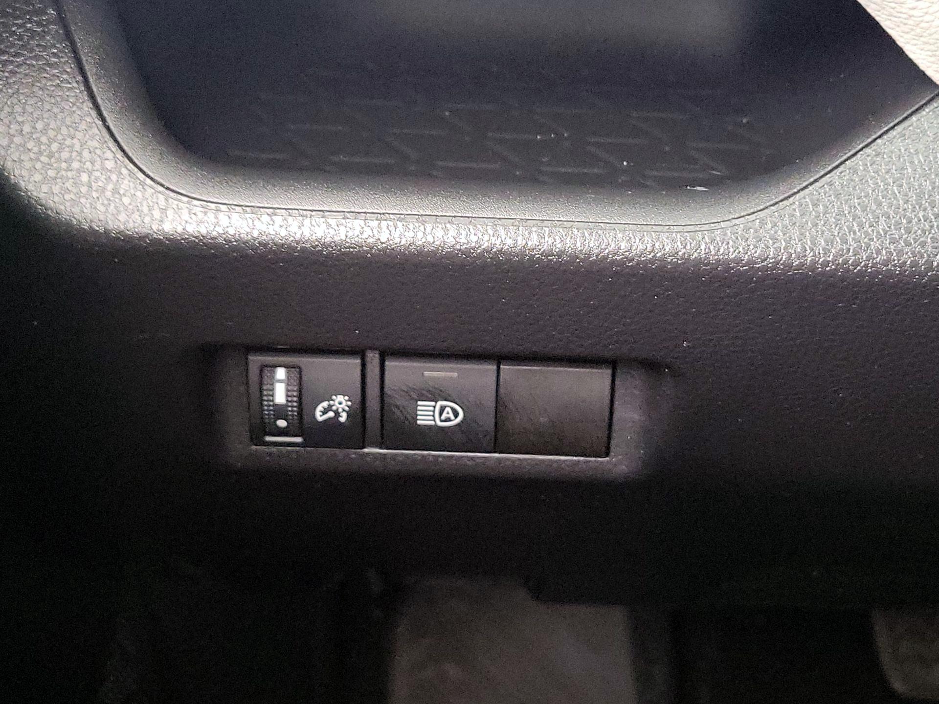 Thumbnail: 2021 Toyota RAV4 - 13
