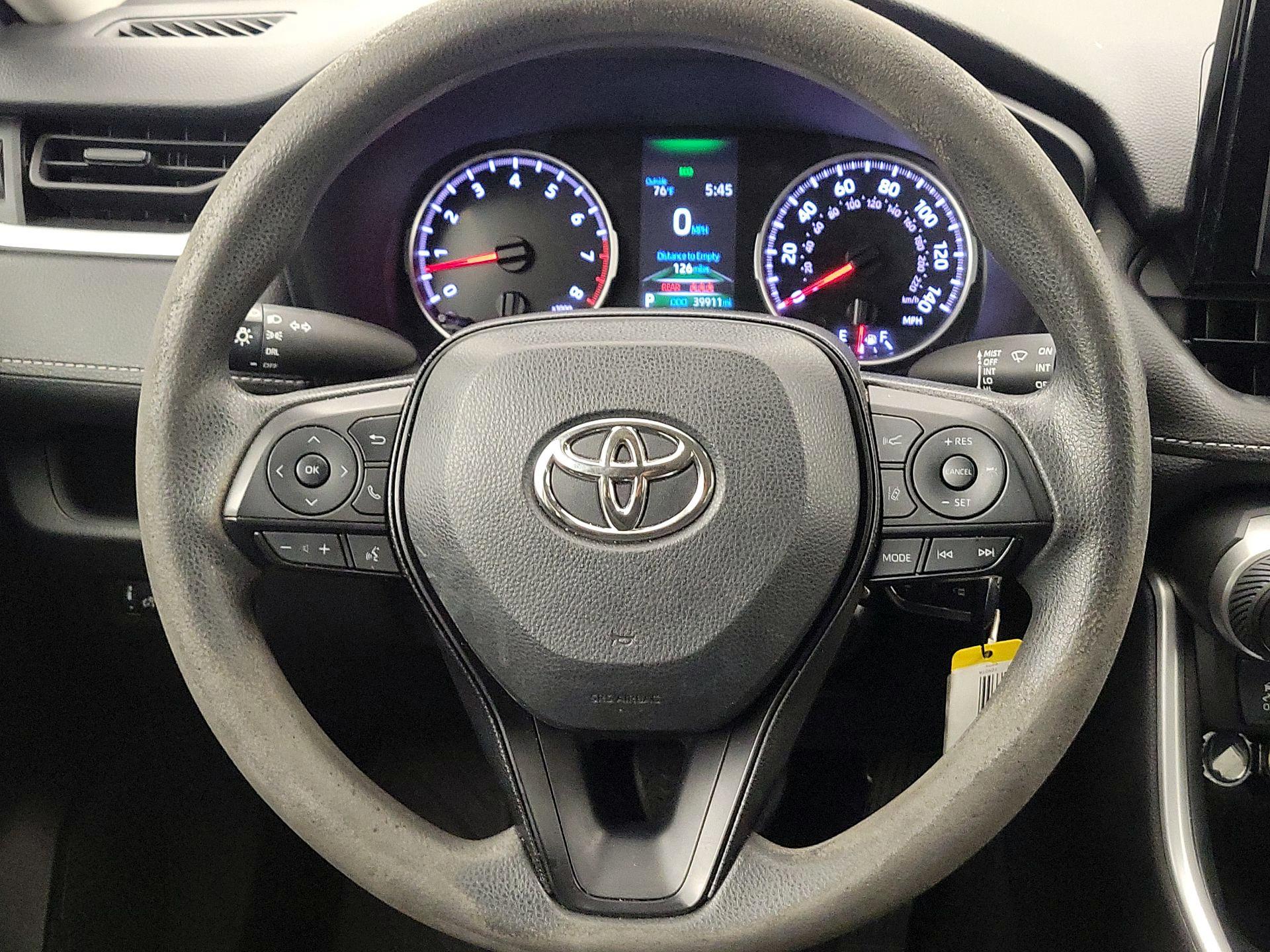 Thumbnail: 2022 Toyota RAV4 - 10