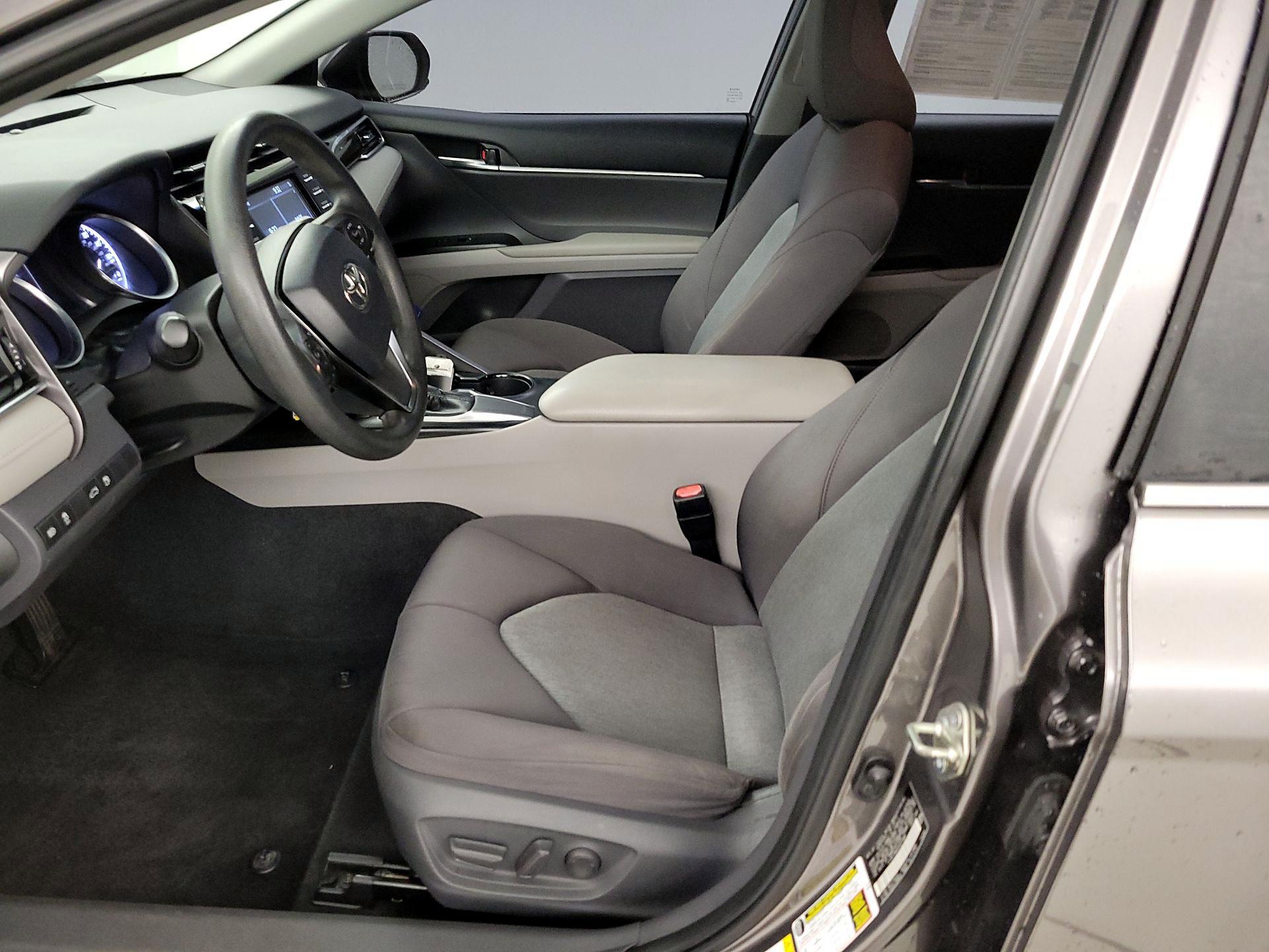 Thumbnail: 2018 Toyota Camry - 9