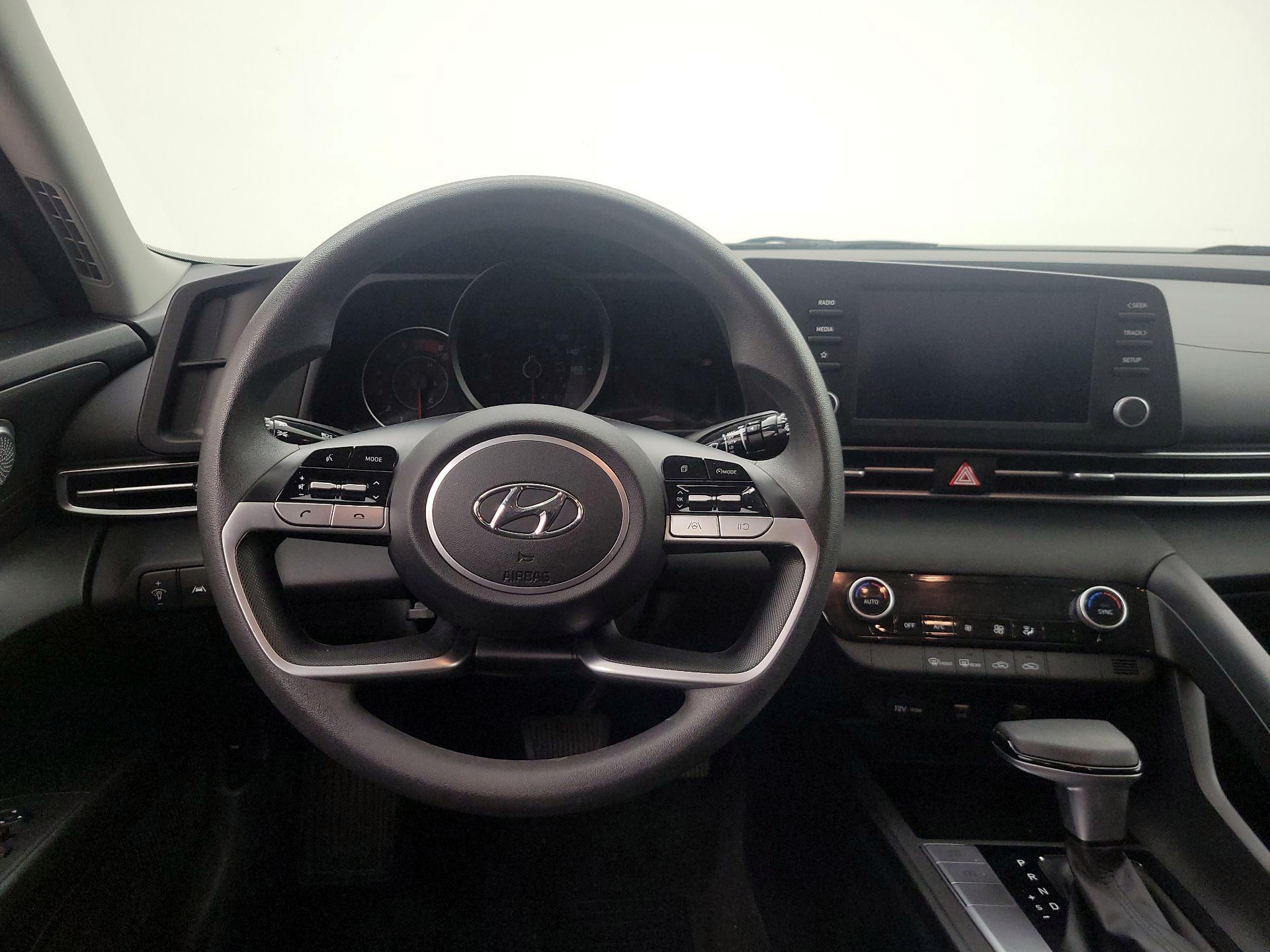 Thumbnail: 2022 Hyundai Elantra - 10