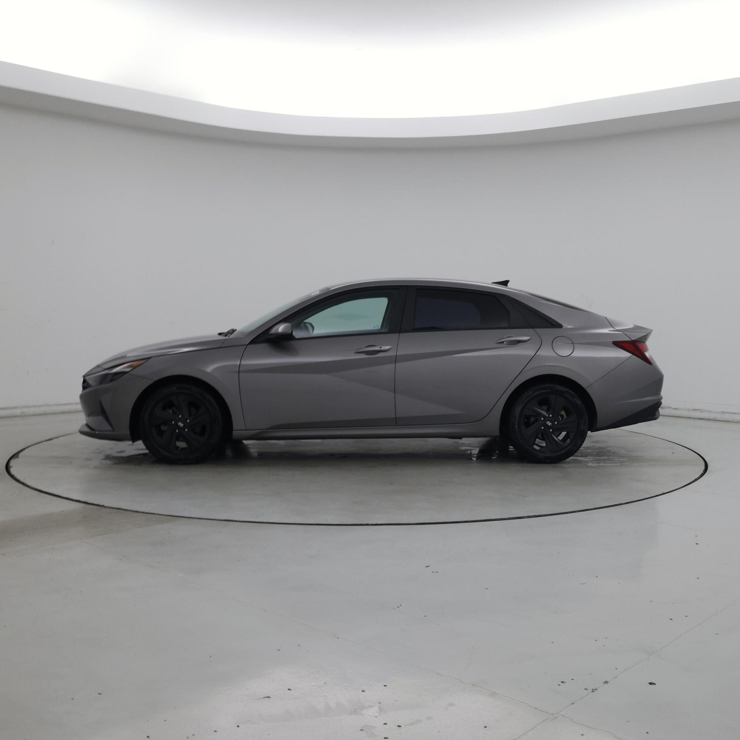 Thumbnail: 2022 Hyundai Elantra - 3
