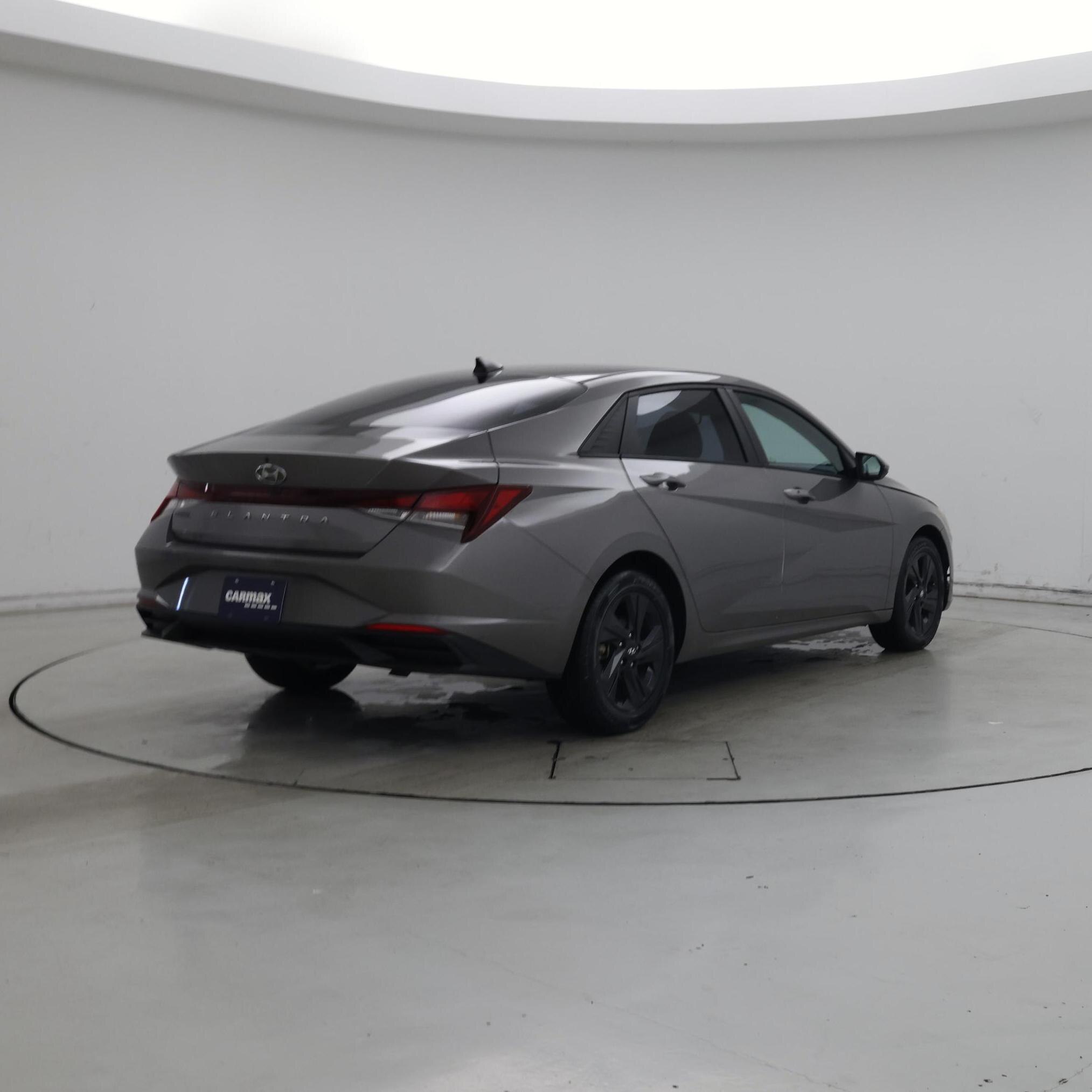 Thumbnail: 2022 Hyundai Elantra - 8