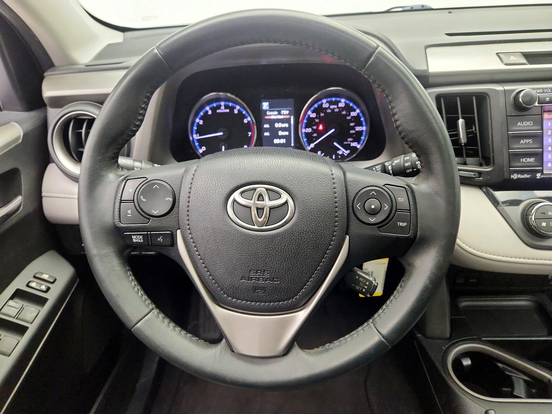 Thumbnail: 2016 Toyota RAV4 - 10