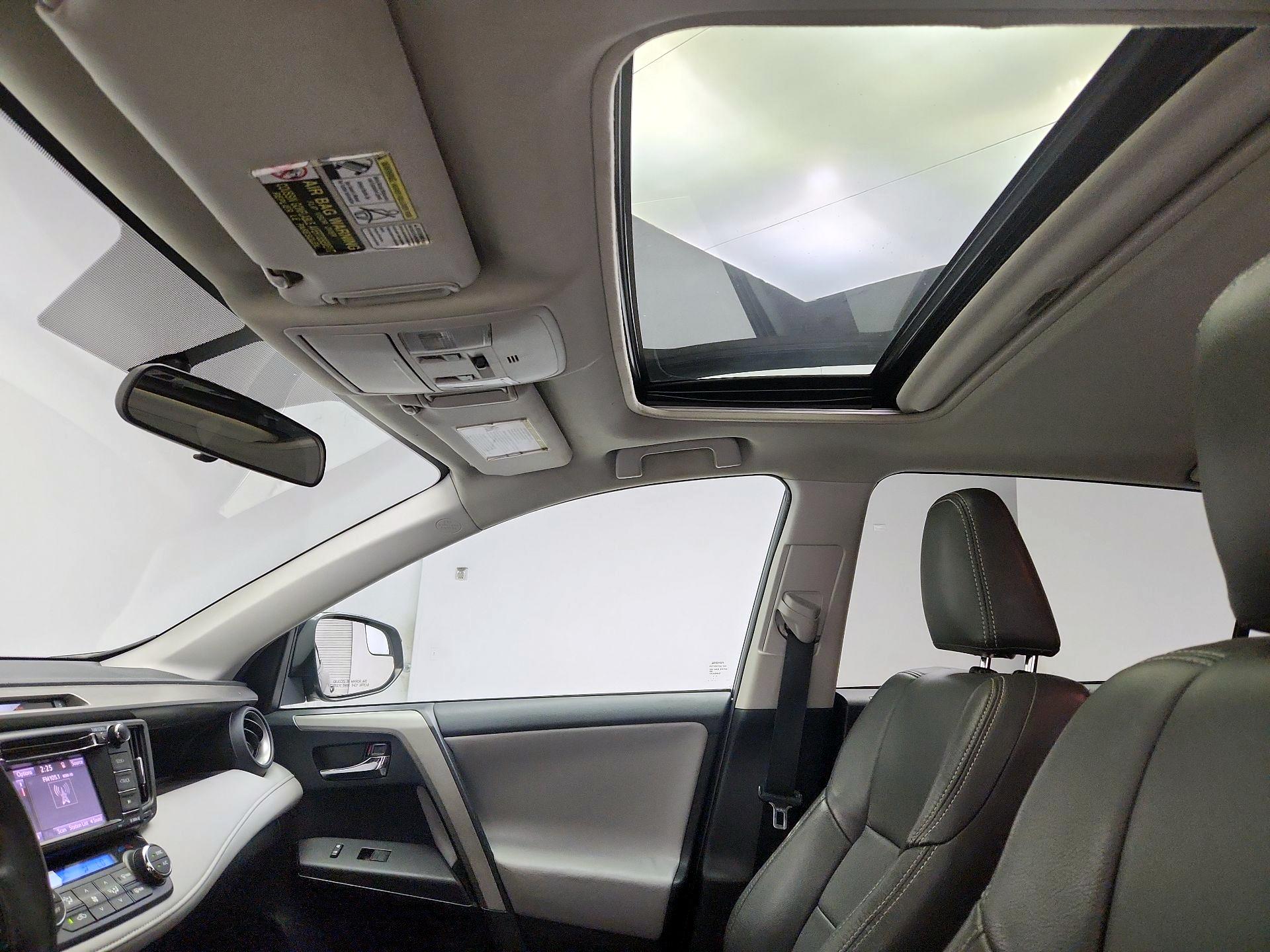 Thumbnail: 2016 Toyota RAV4 - 19