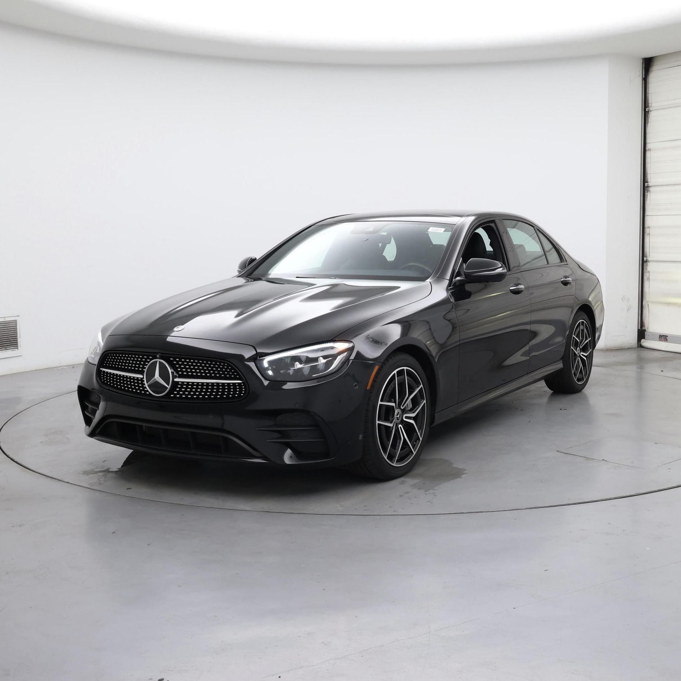 Thumbnail: 2021 Mercedes-Benz E-Class - 4