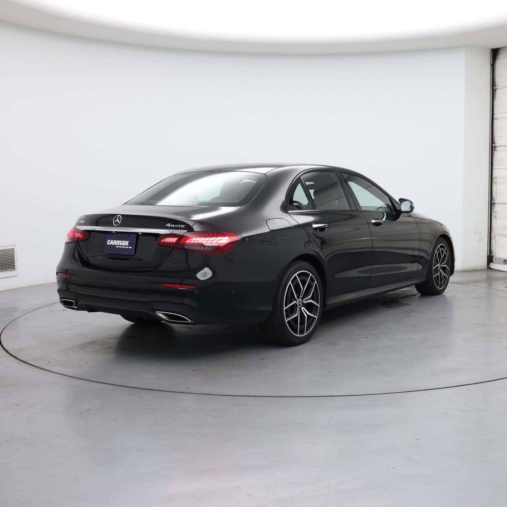 Thumbnail: 2021 Mercedes-Benz E-Class - 8