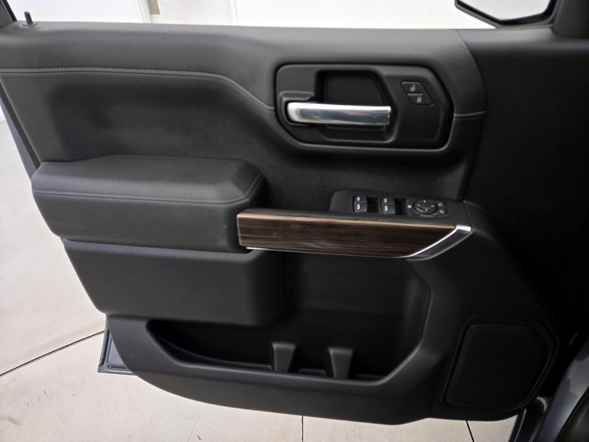 Thumbnail: 2021 Chevrolet Silverado 1500 - 12