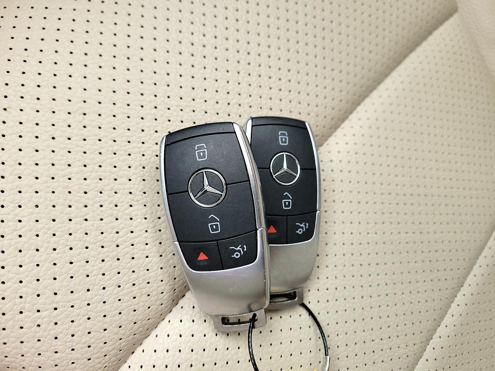 Thumbnail: 2021 Mercedes-Benz GLC - 18