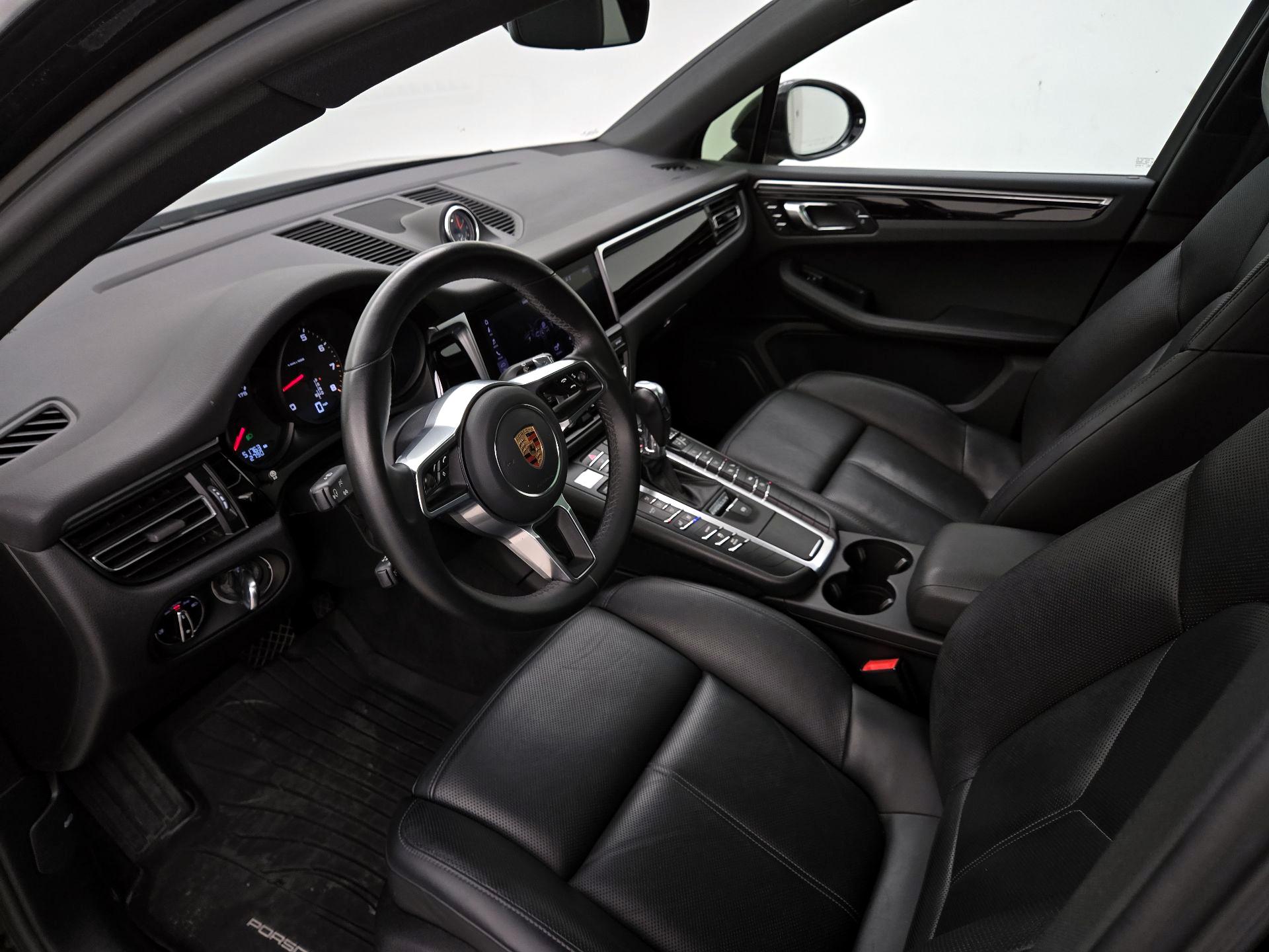 Thumbnail: 2020 Porsche Macan - 11