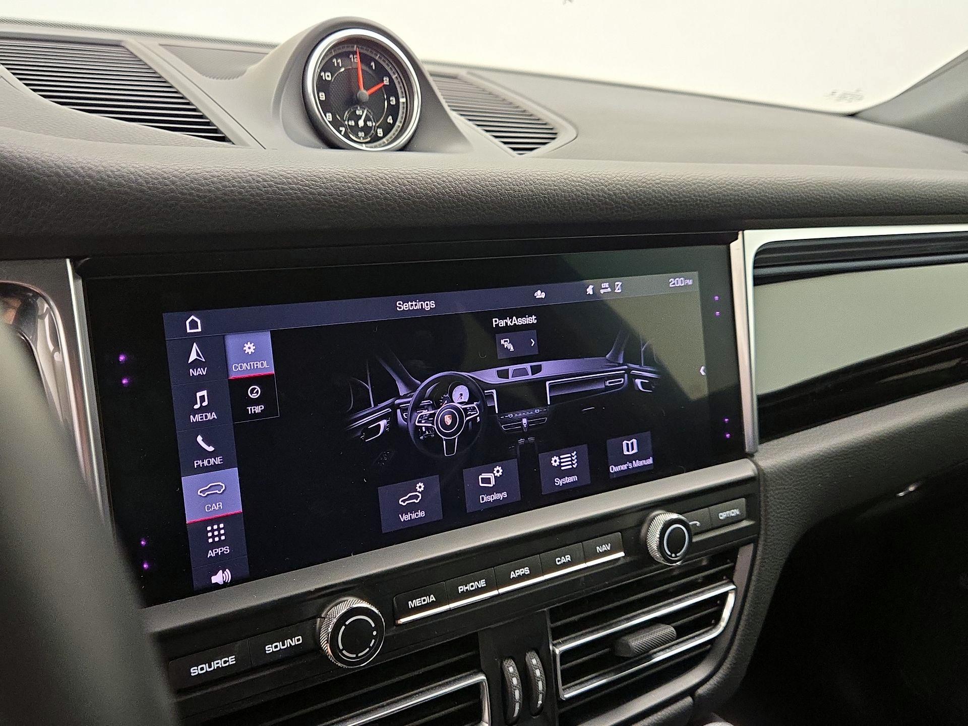 Thumbnail: 2020 Porsche Macan - 16