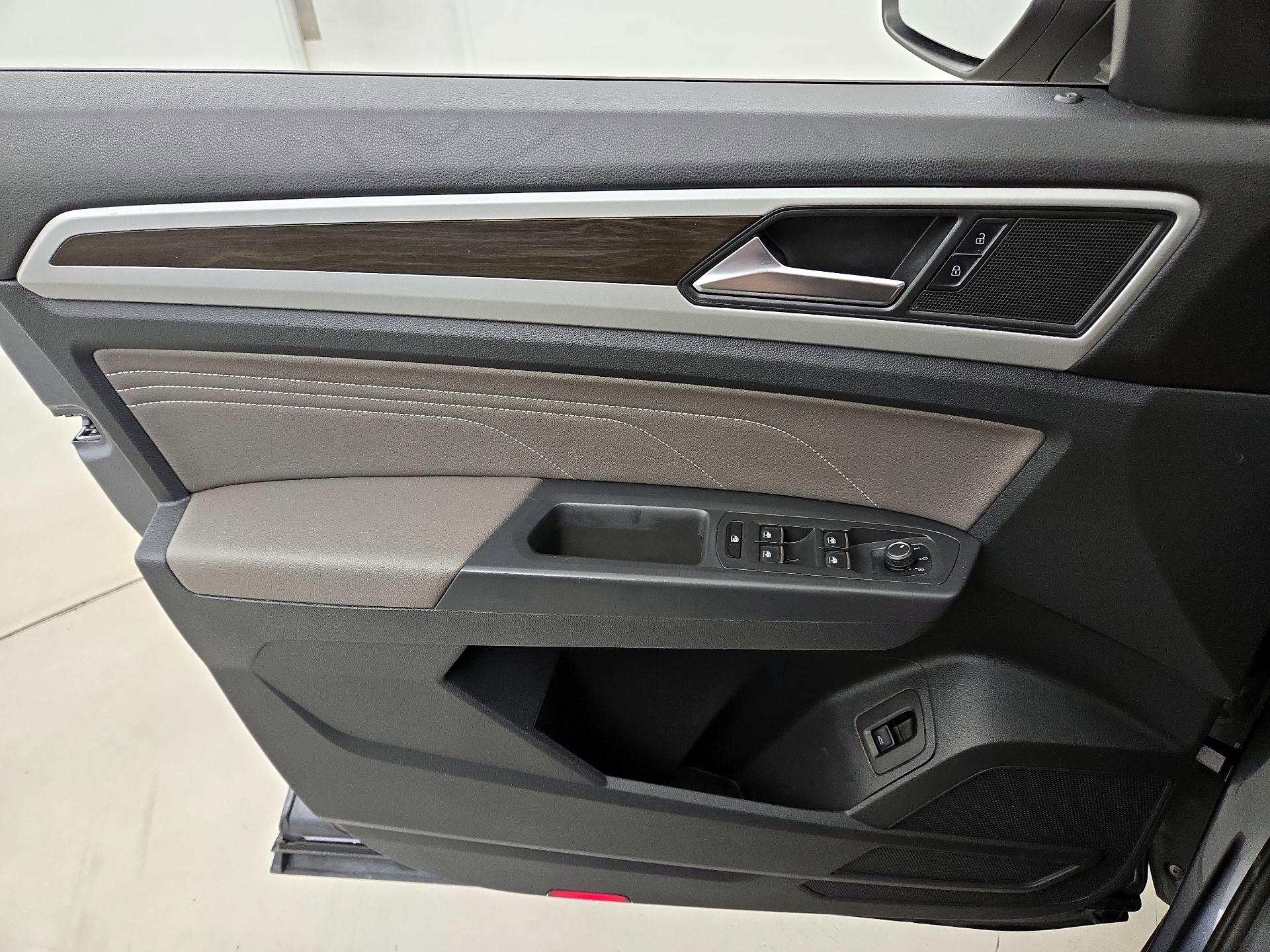 Thumbnail: 2021 Volkswagen Atlas - 12