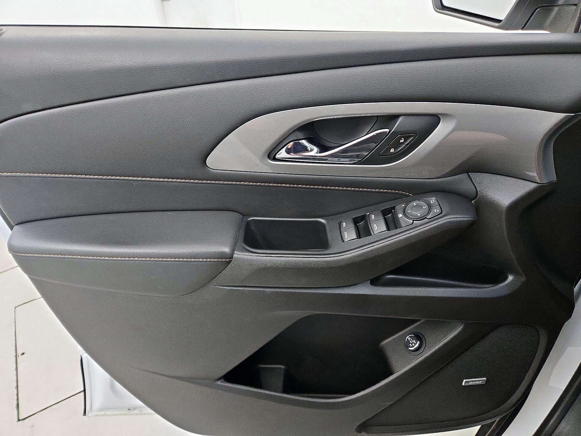 Thumbnail: 2021 Chevrolet Traverse - 12