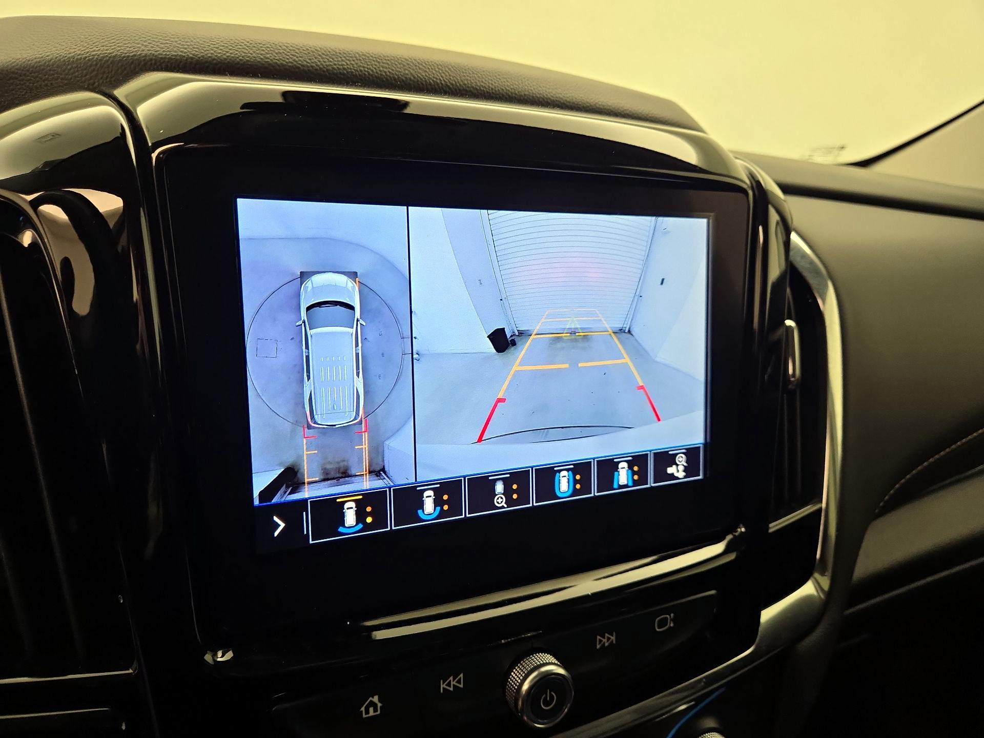 Thumbnail: 2021 Chevrolet Traverse - 15