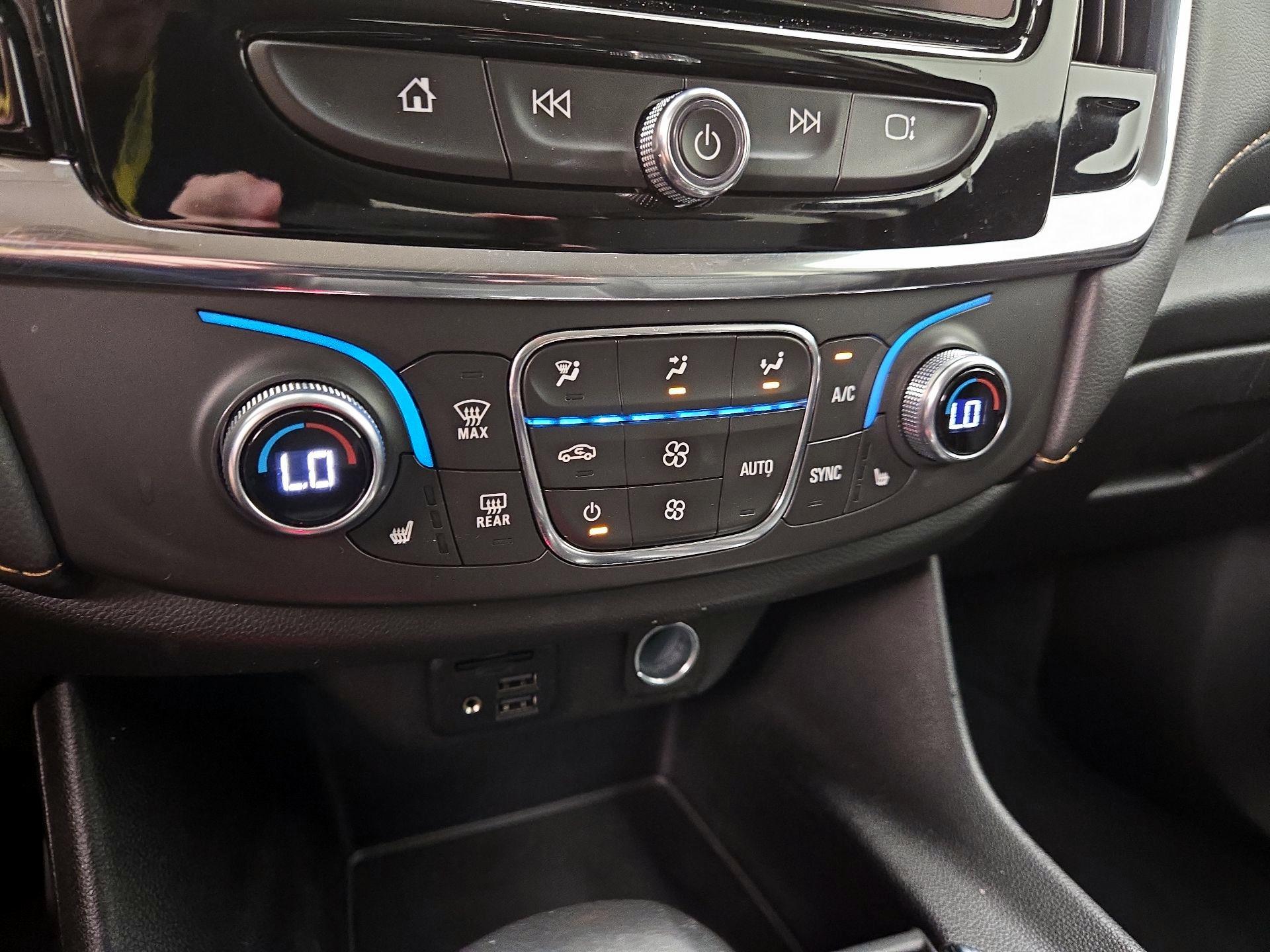 Thumbnail: 2021 Chevrolet Traverse - 17