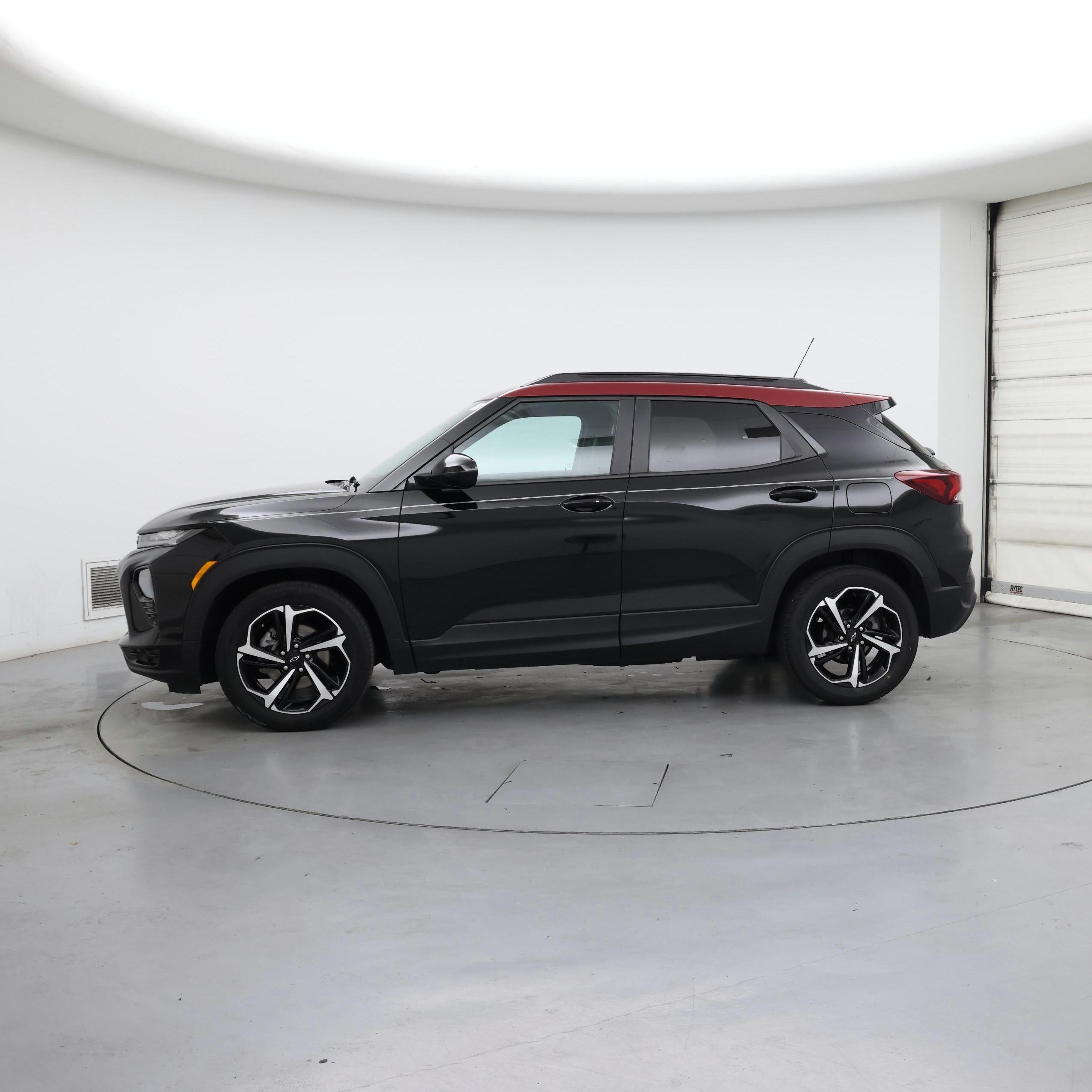 Thumbnail: 2021 Chevrolet TrailBlazer - 3