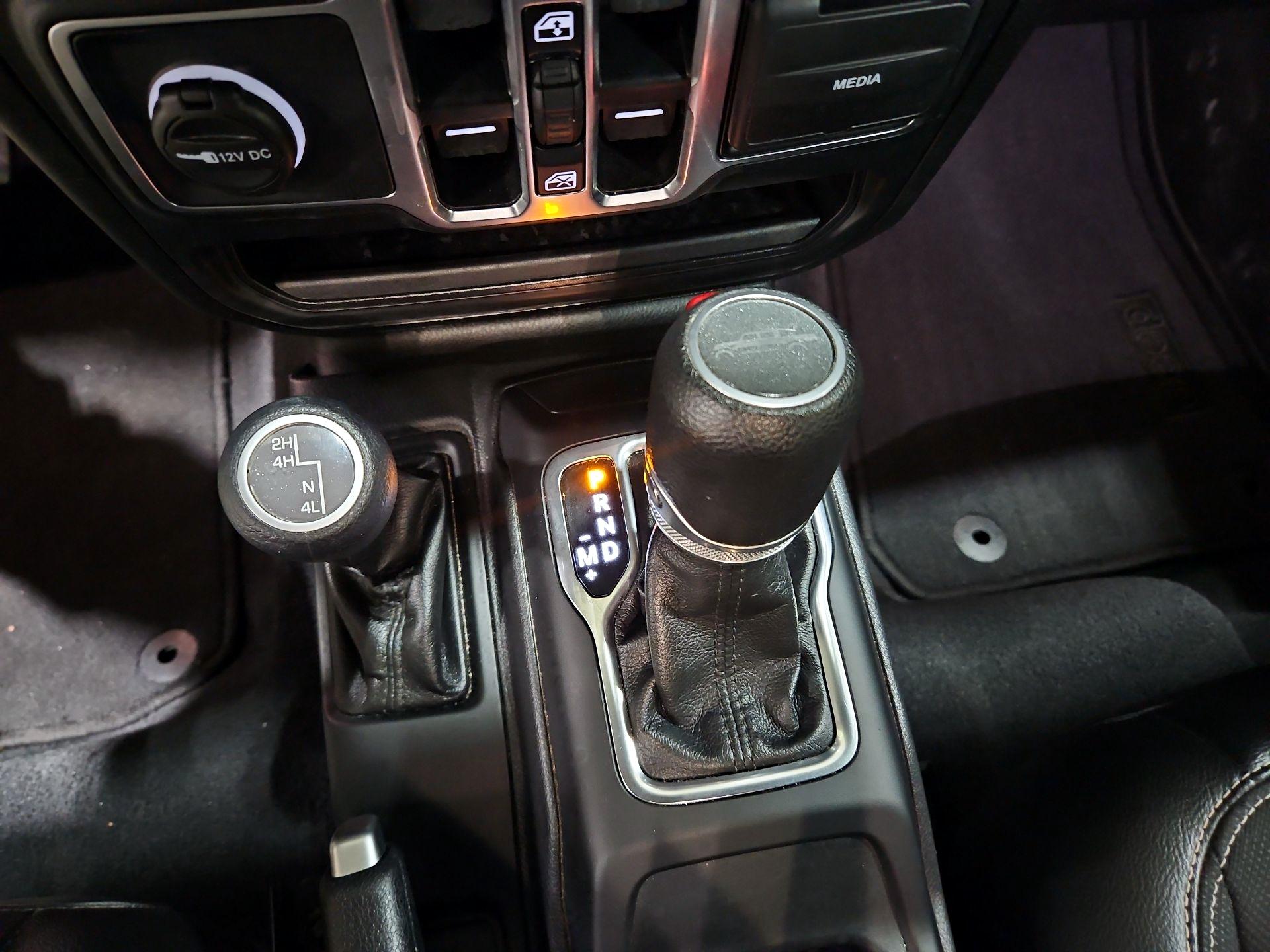 Thumbnail: 2023 Jeep Gladiator - 18