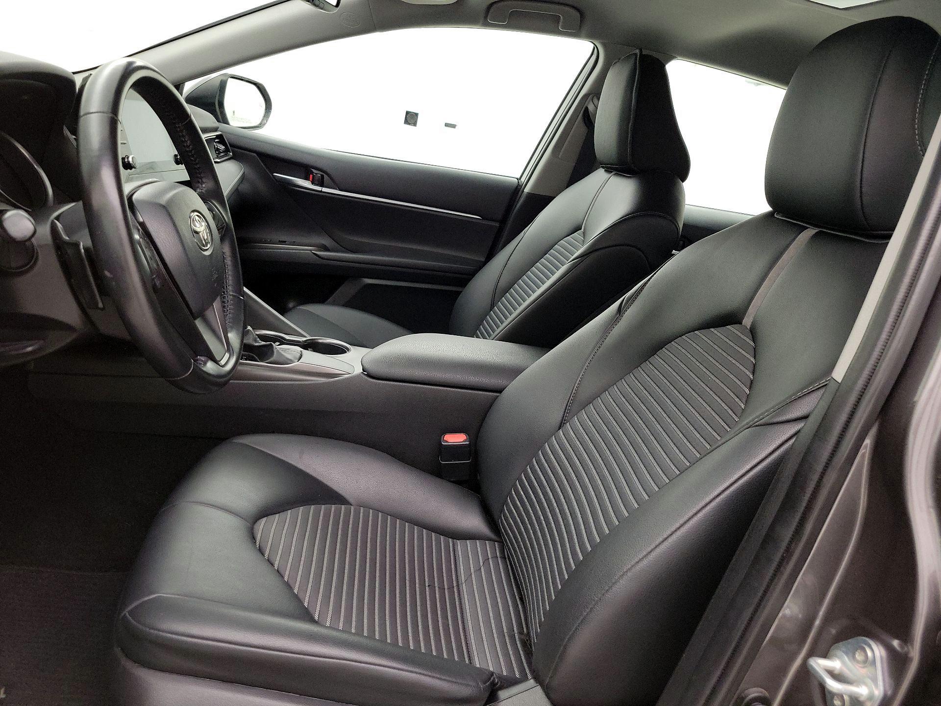 Thumbnail: 2021 Toyota Camry - 11