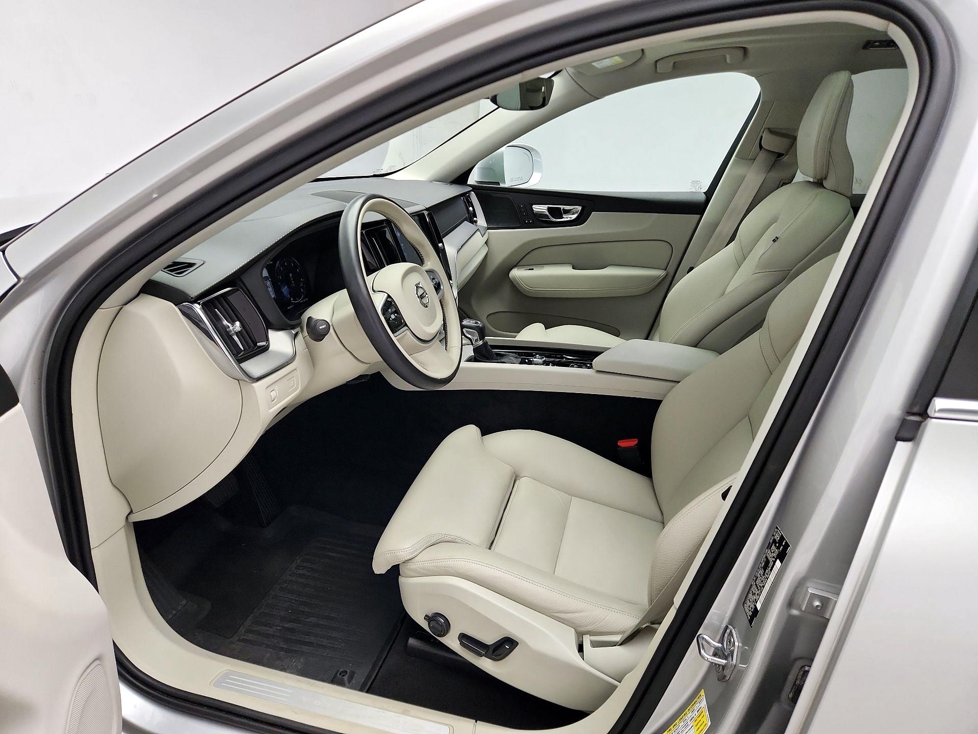 Thumbnail: 2019 Volvo XC60 - 11