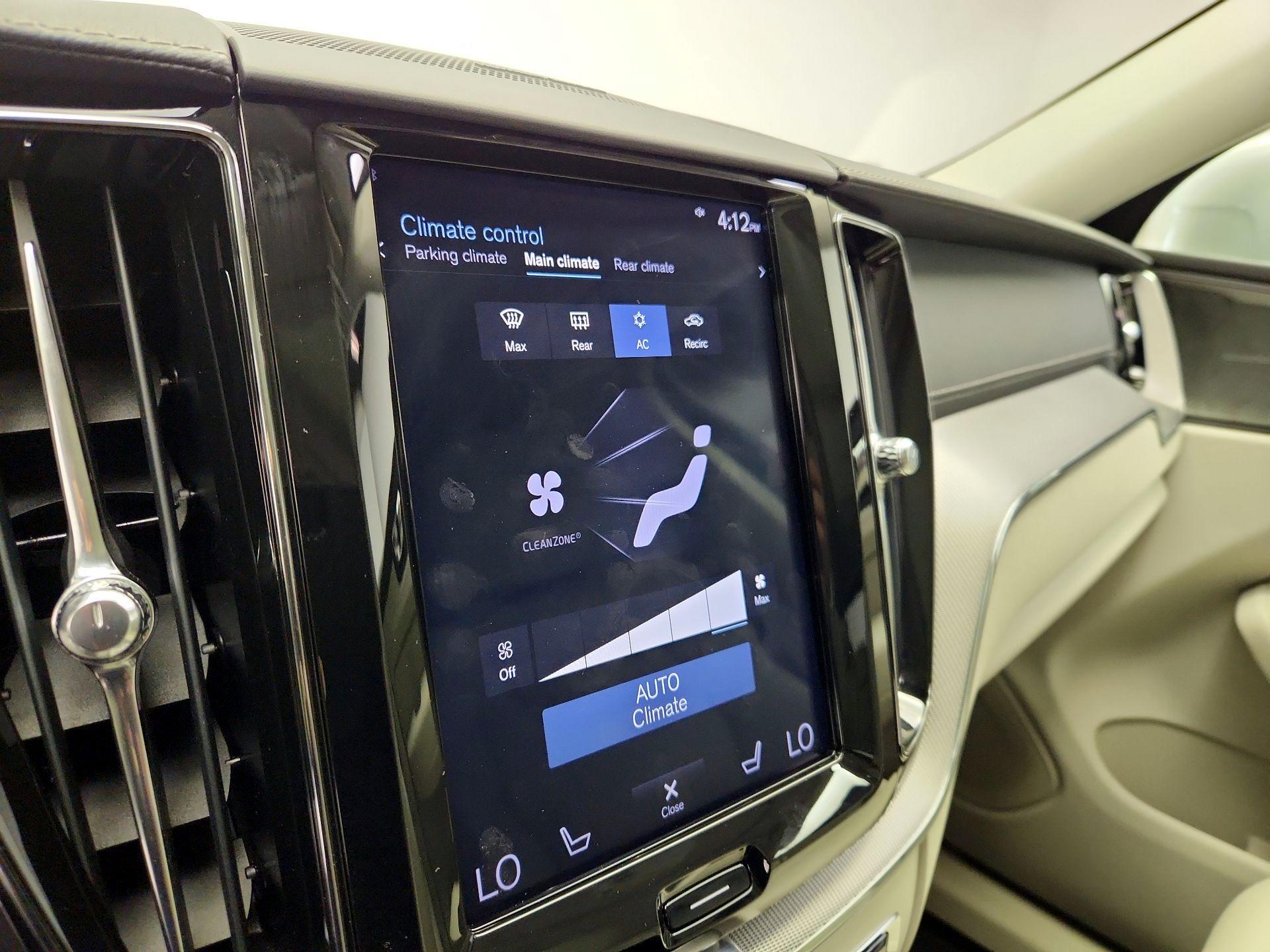 Thumbnail: 2019 Volvo XC60 - 17