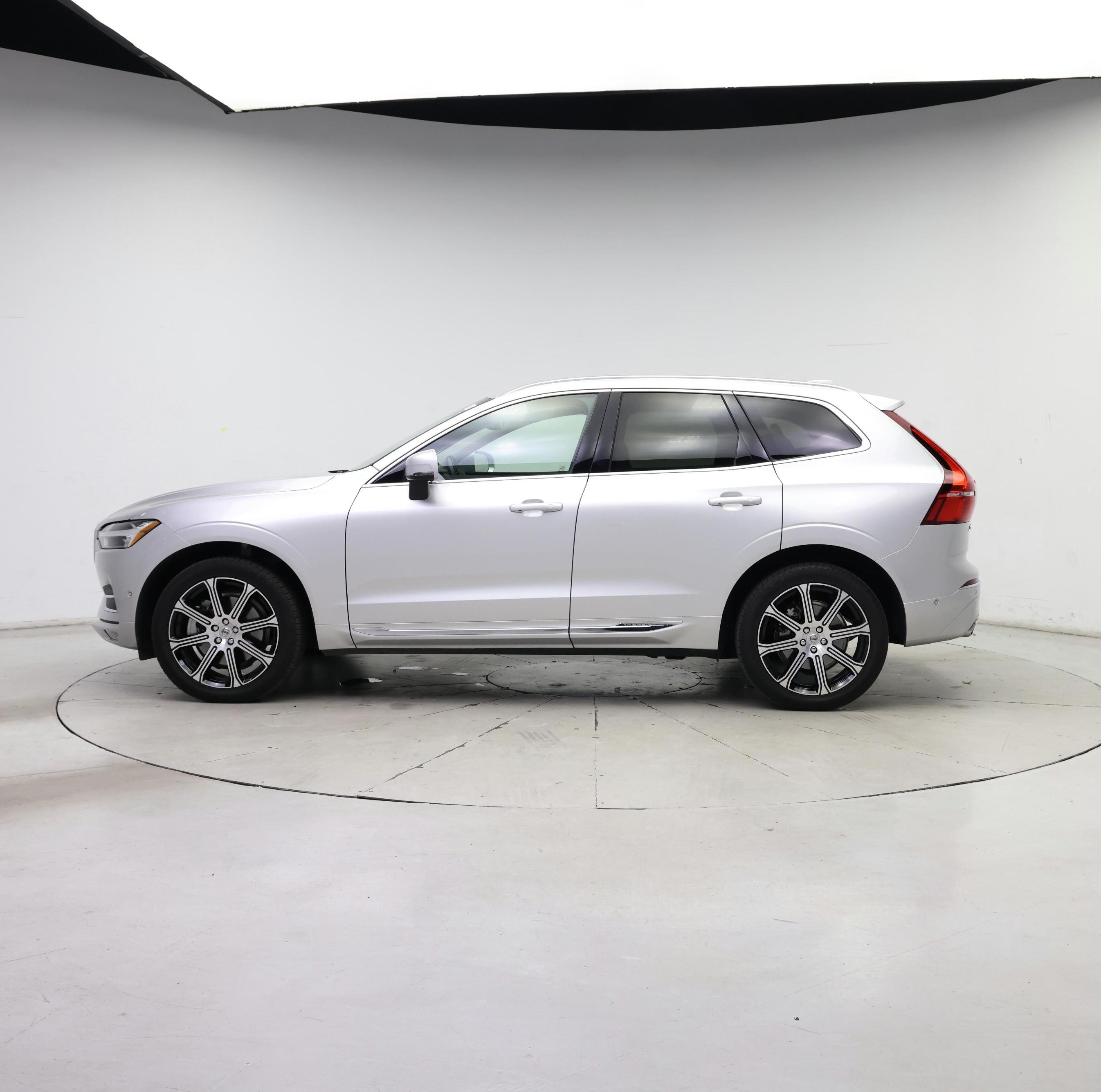 Thumbnail: 2019 Volvo XC60 - 3