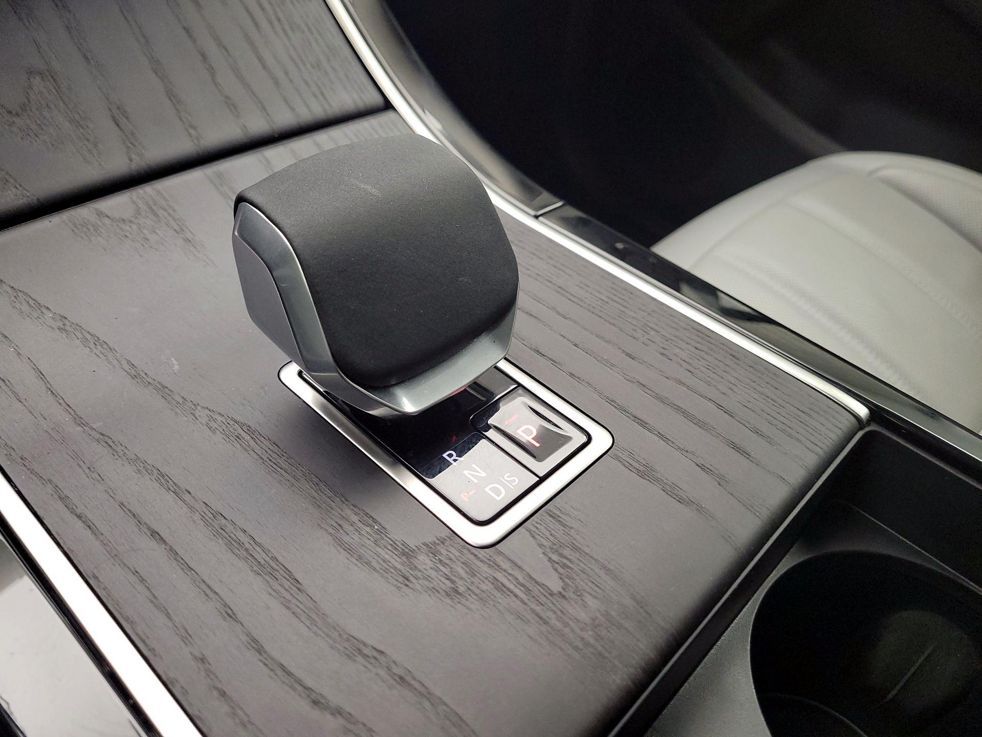 Thumbnail: 2025 Land Rover Range Rover Evoque - 17
