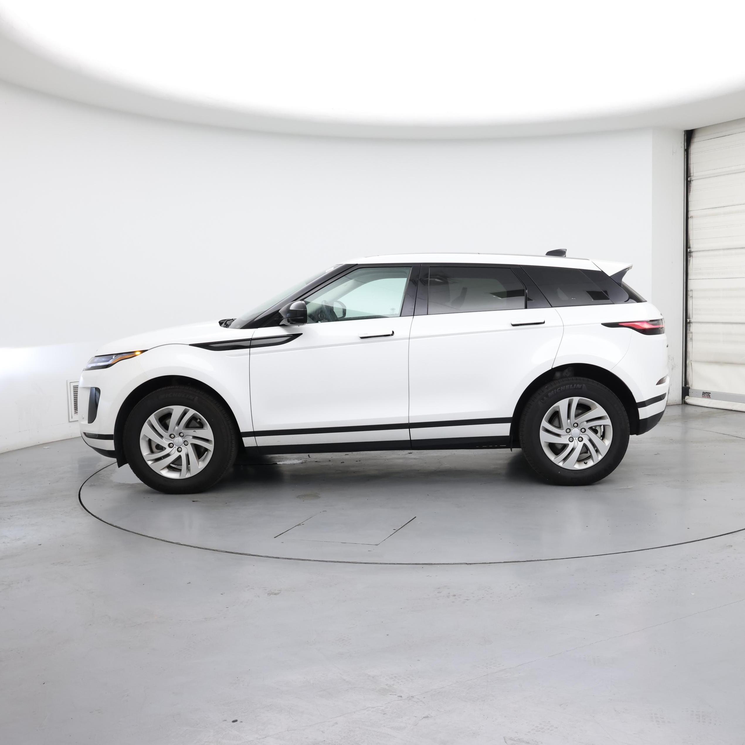 Thumbnail: 2025 Land Rover Range Rover Evoque - 3
