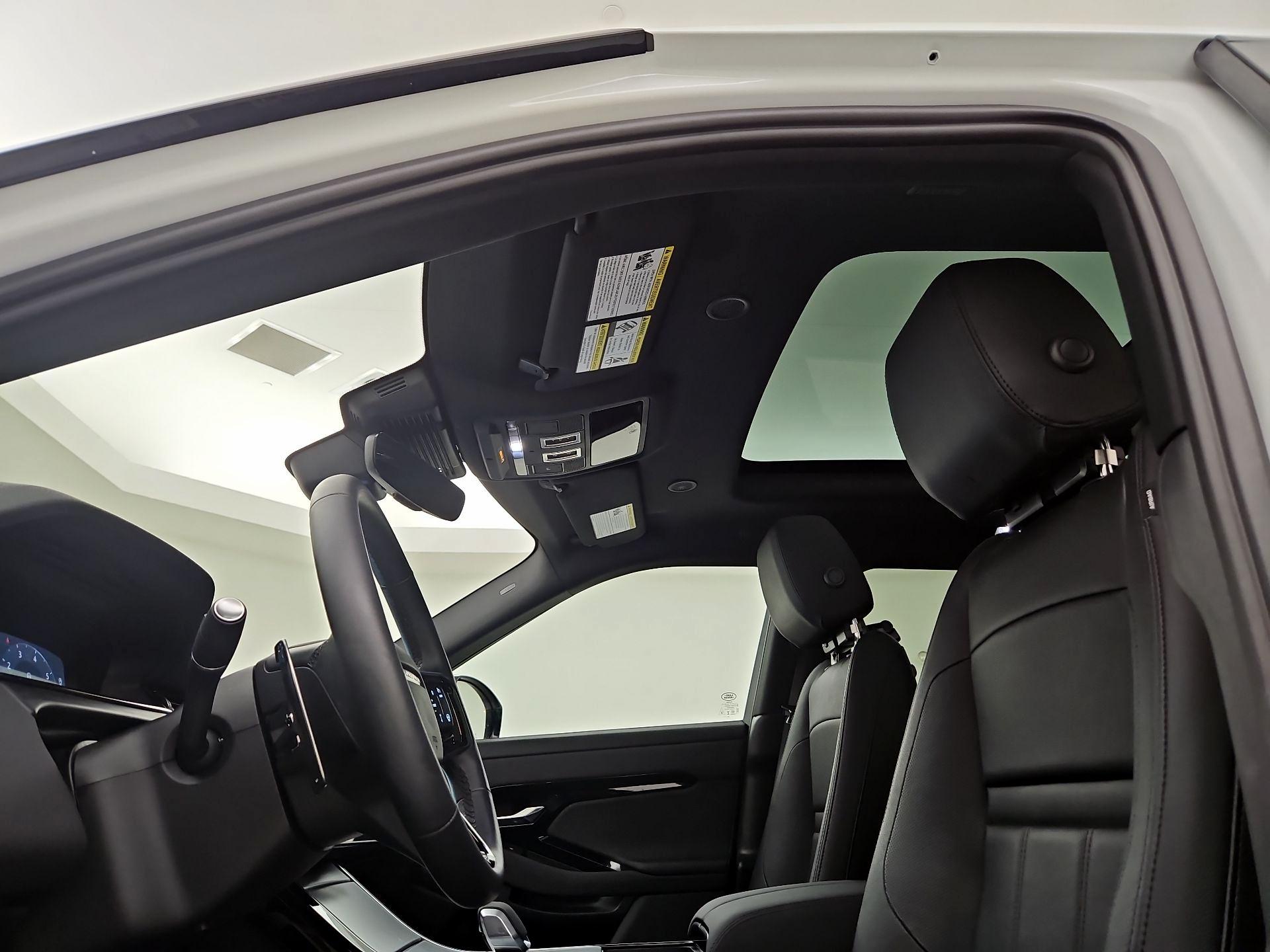 Thumbnail: 2025 Land Rover Range Rover Evoque - 20