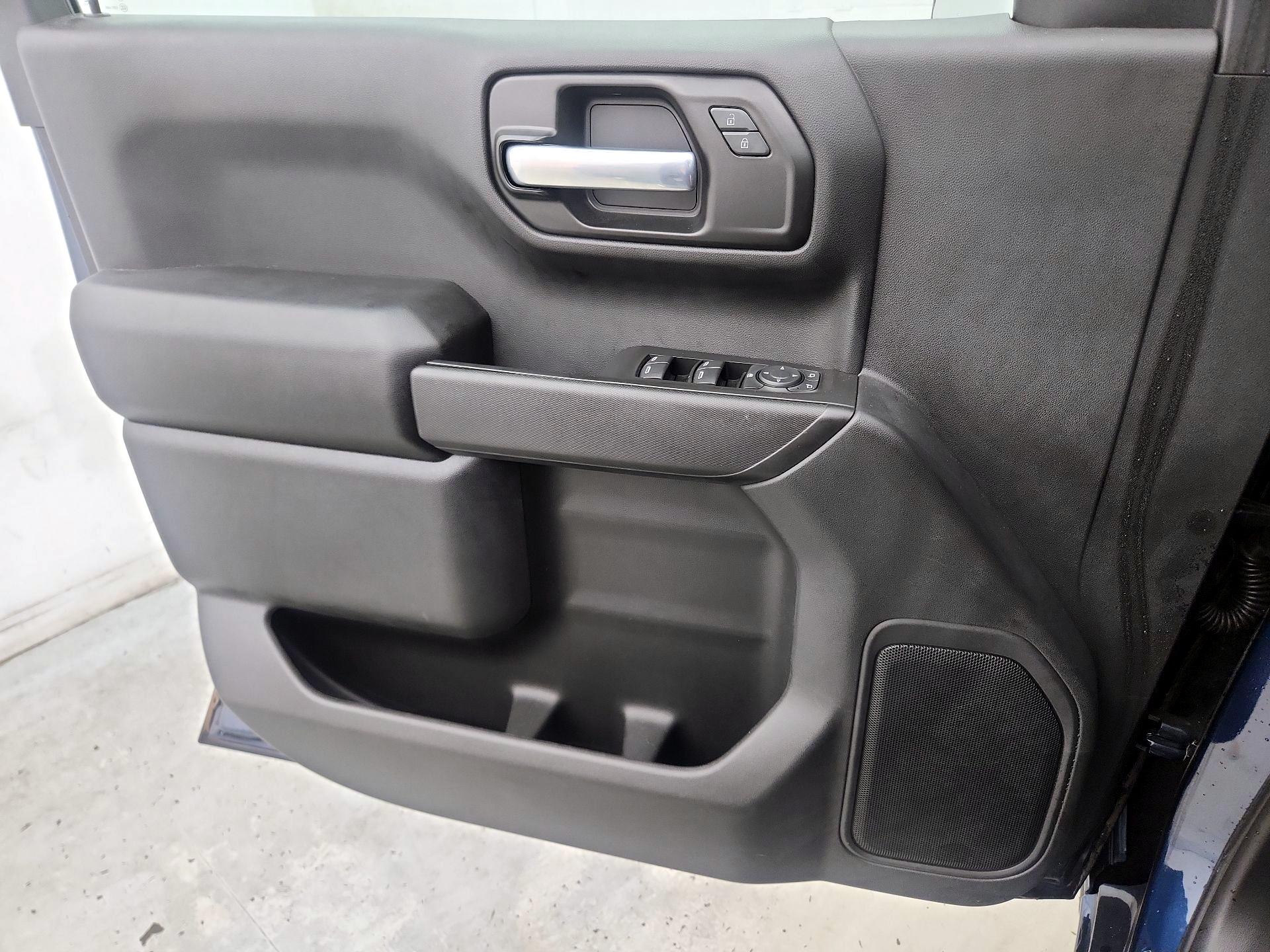 Thumbnail: 2020 Chevrolet Silverado 1500 - 12