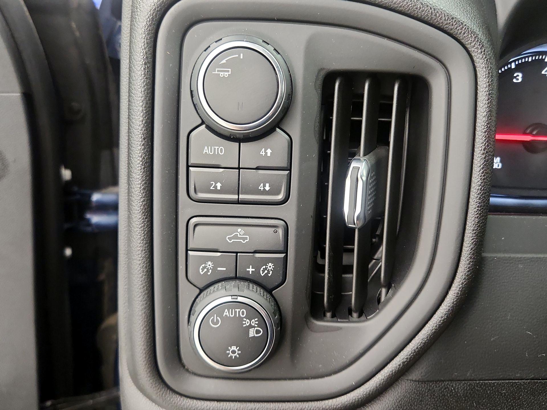 Thumbnail: 2020 Chevrolet Silverado 1500 - 13