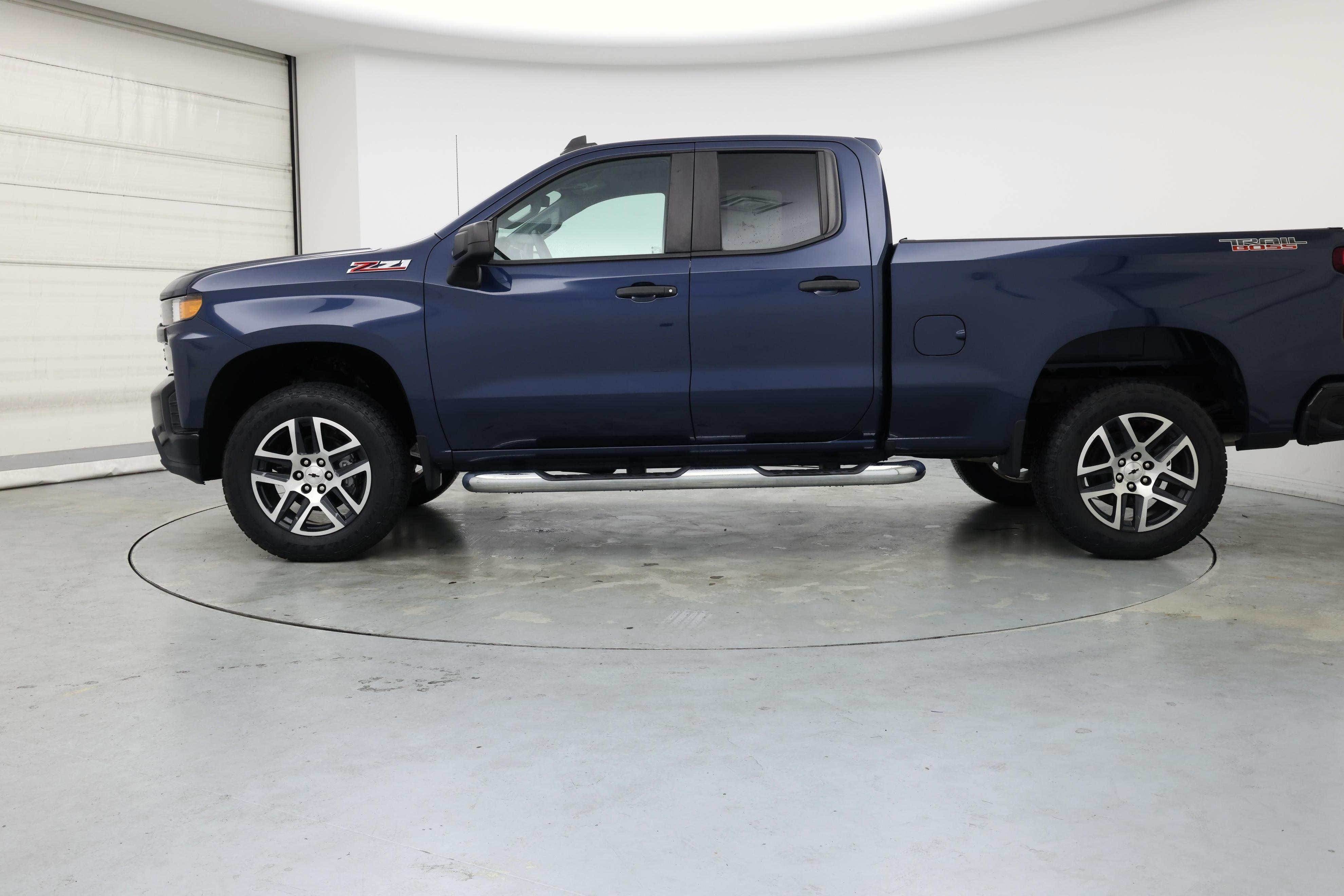 Thumbnail: 2020 Chevrolet Silverado 1500 - 3