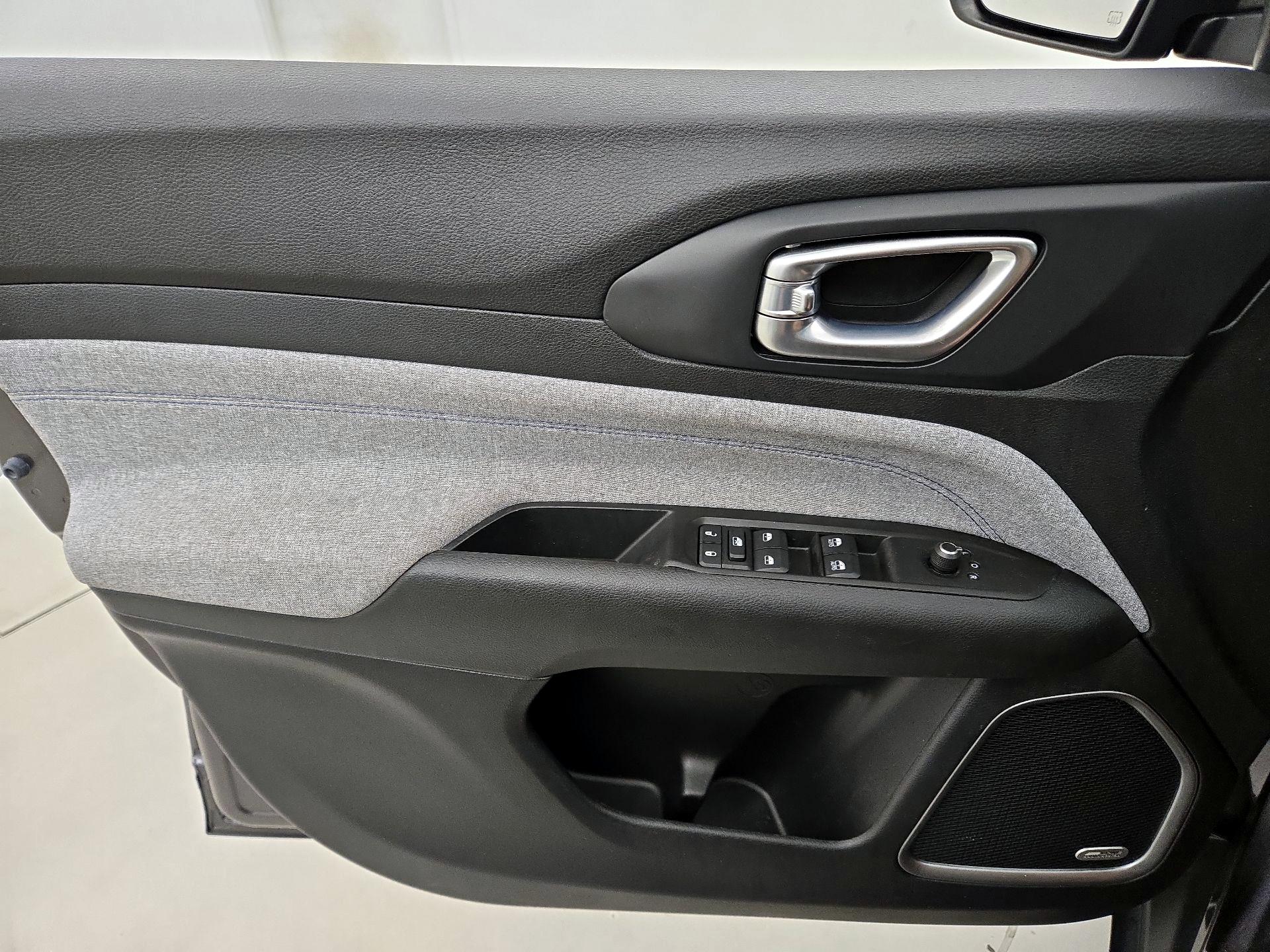 Thumbnail: 2022 Jeep Compass - 12