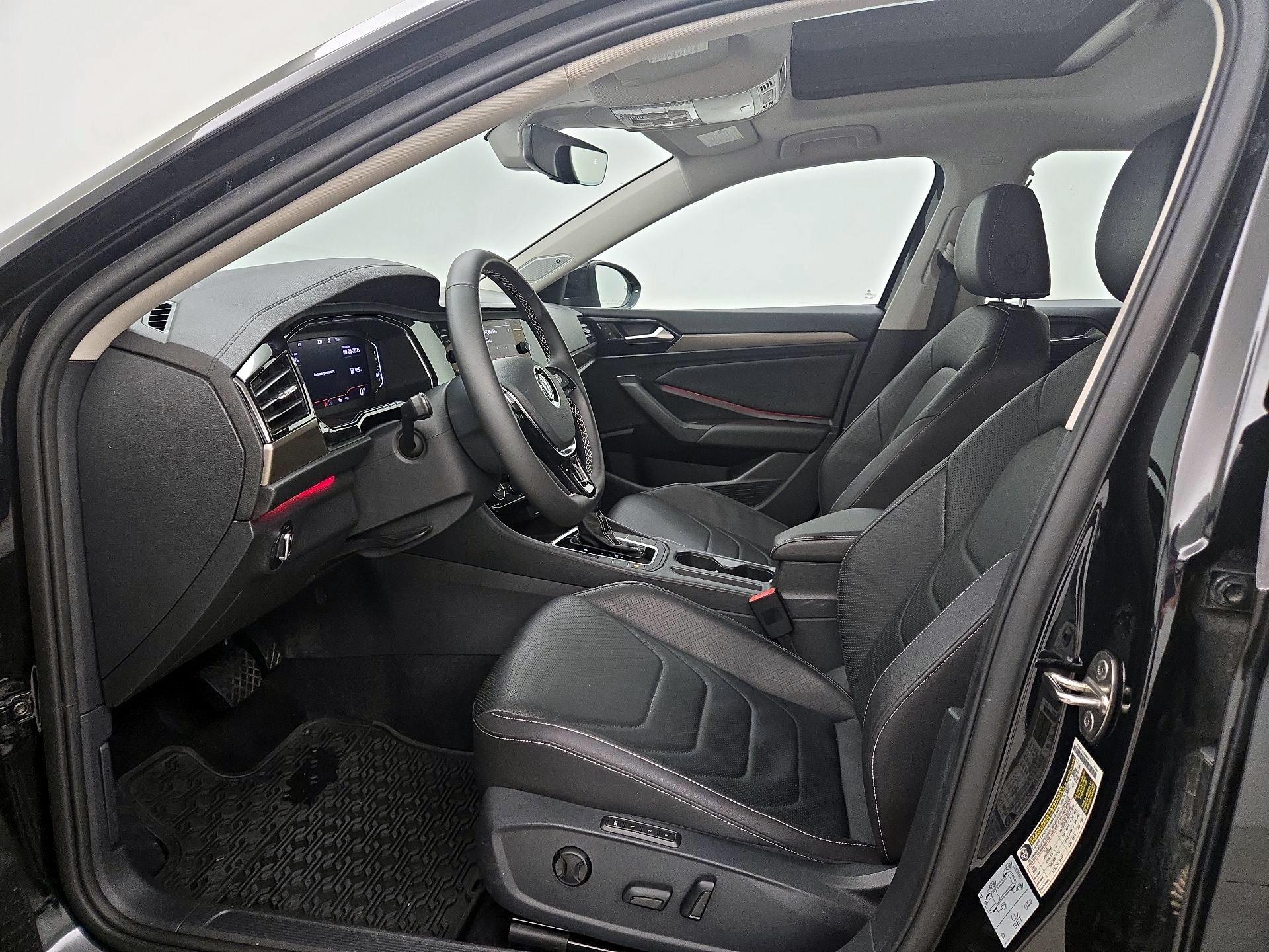 Thumbnail: 2021 Volkswagen Jetta - 11