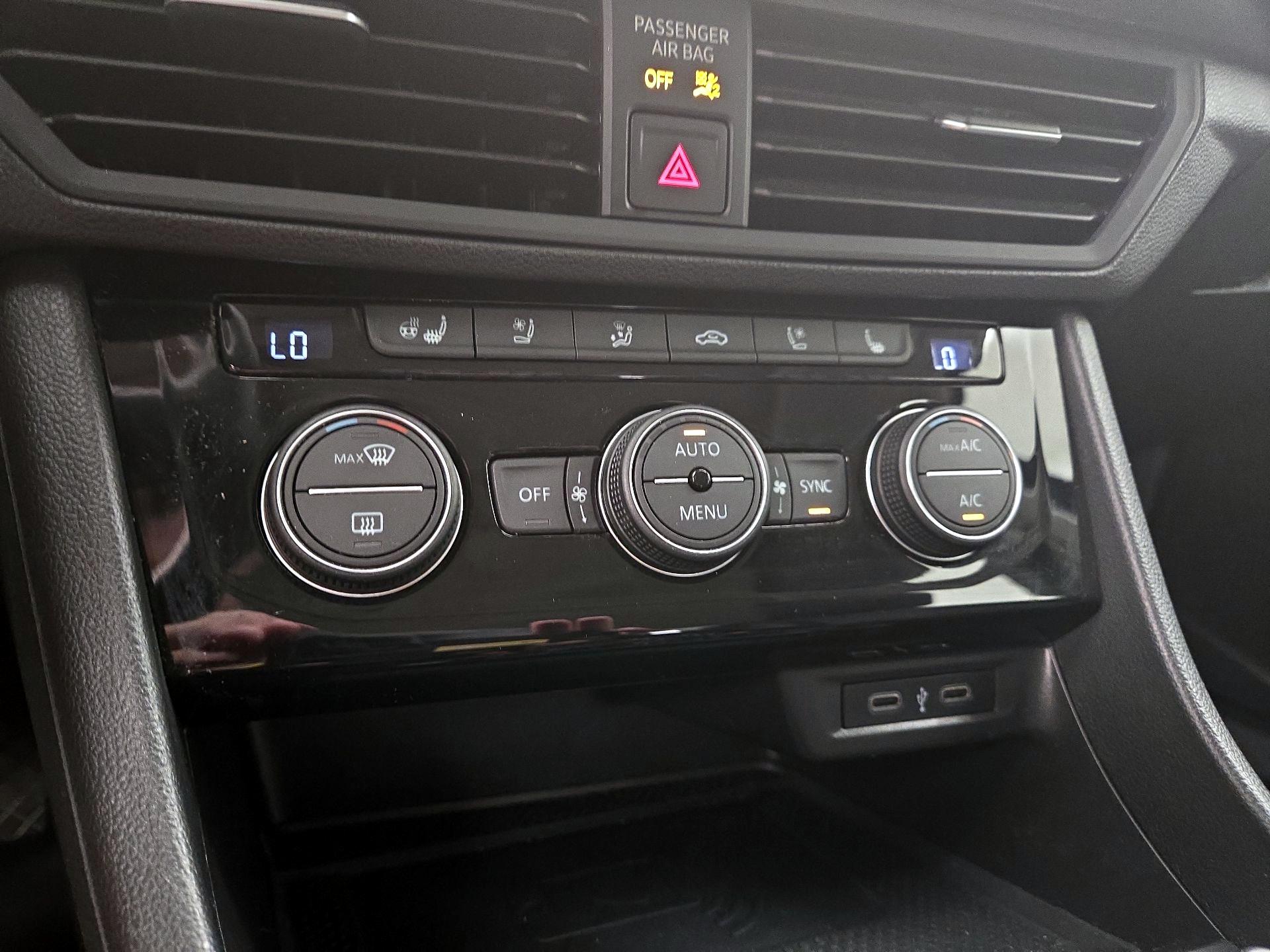Thumbnail: 2021 Volkswagen Jetta - 16