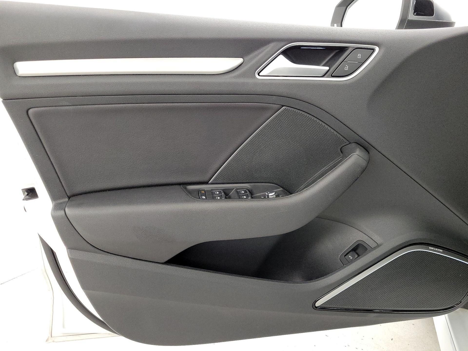 Thumbnail: 2016 Audi S3 - 12