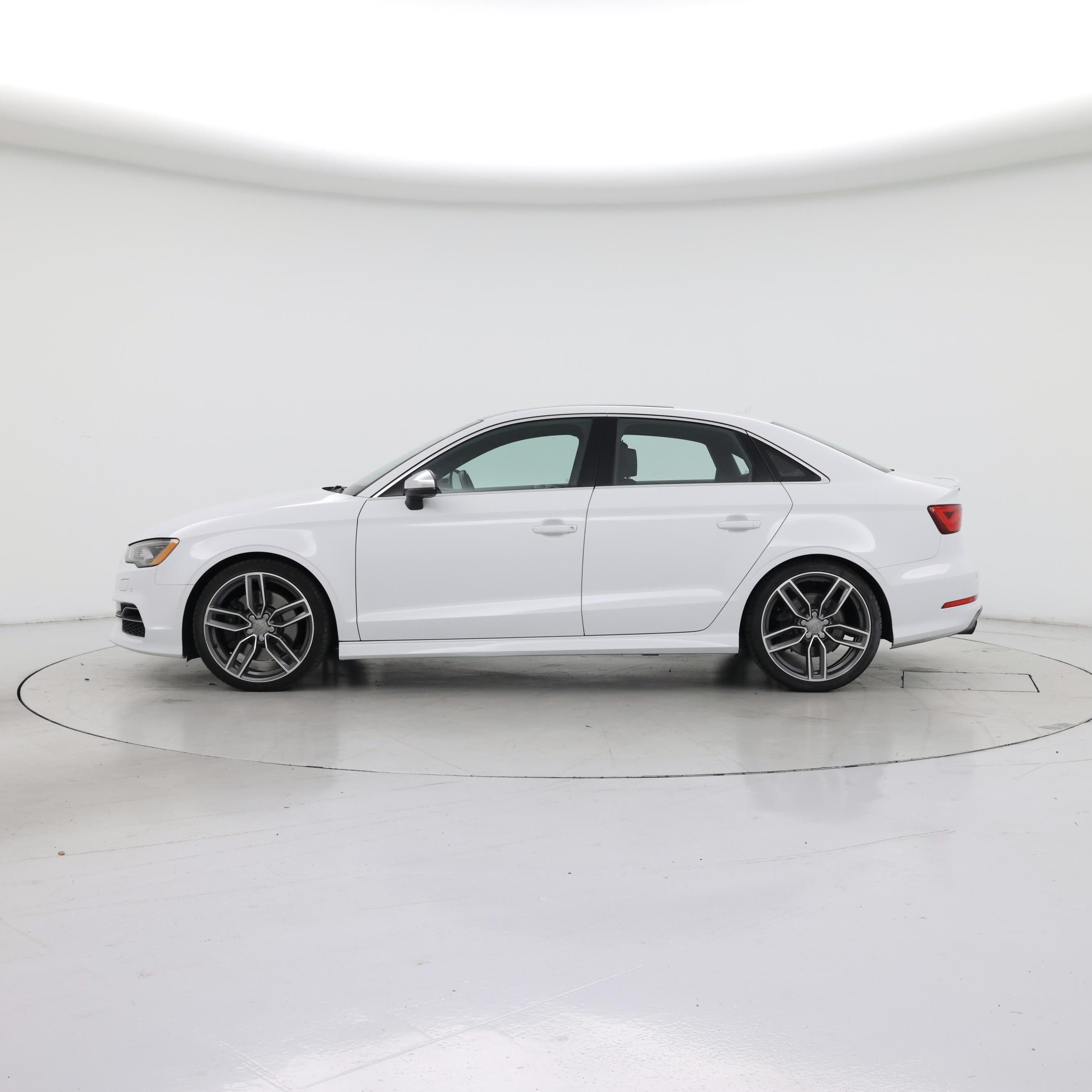 Thumbnail: 2016 Audi S3 - 3