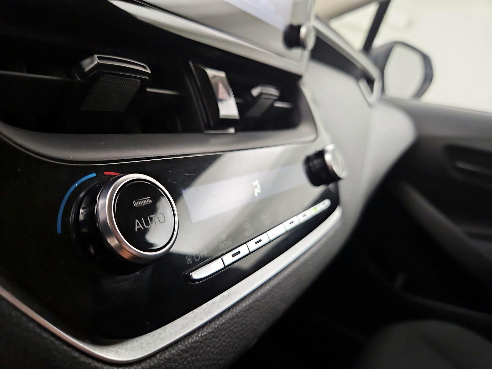 Thumbnail: 2022 Toyota Corolla - 16