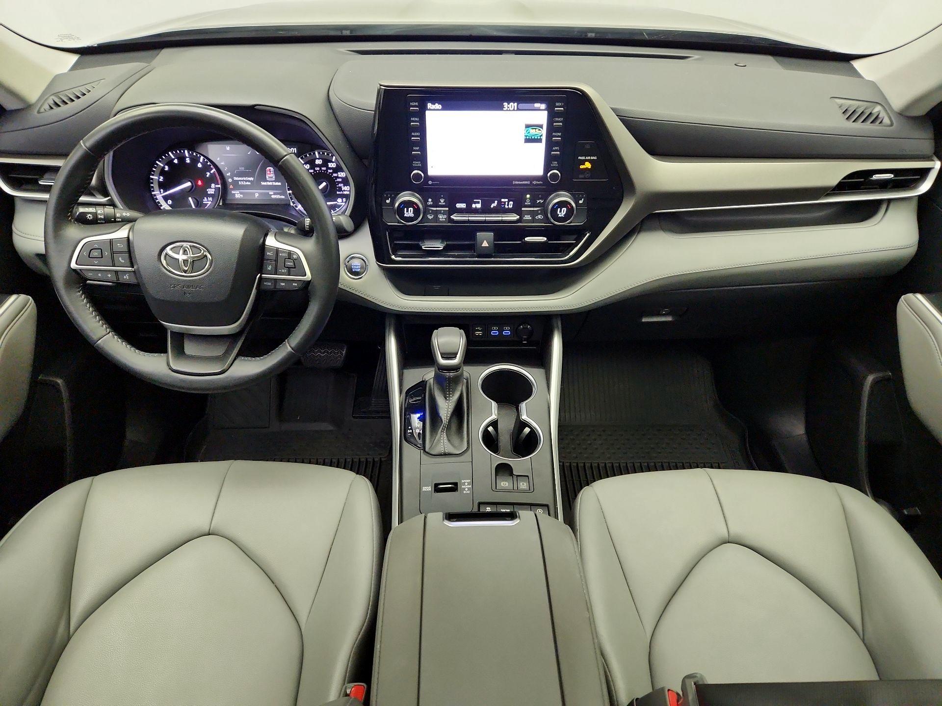 Thumbnail: 2022 Toyota Highlander - 9