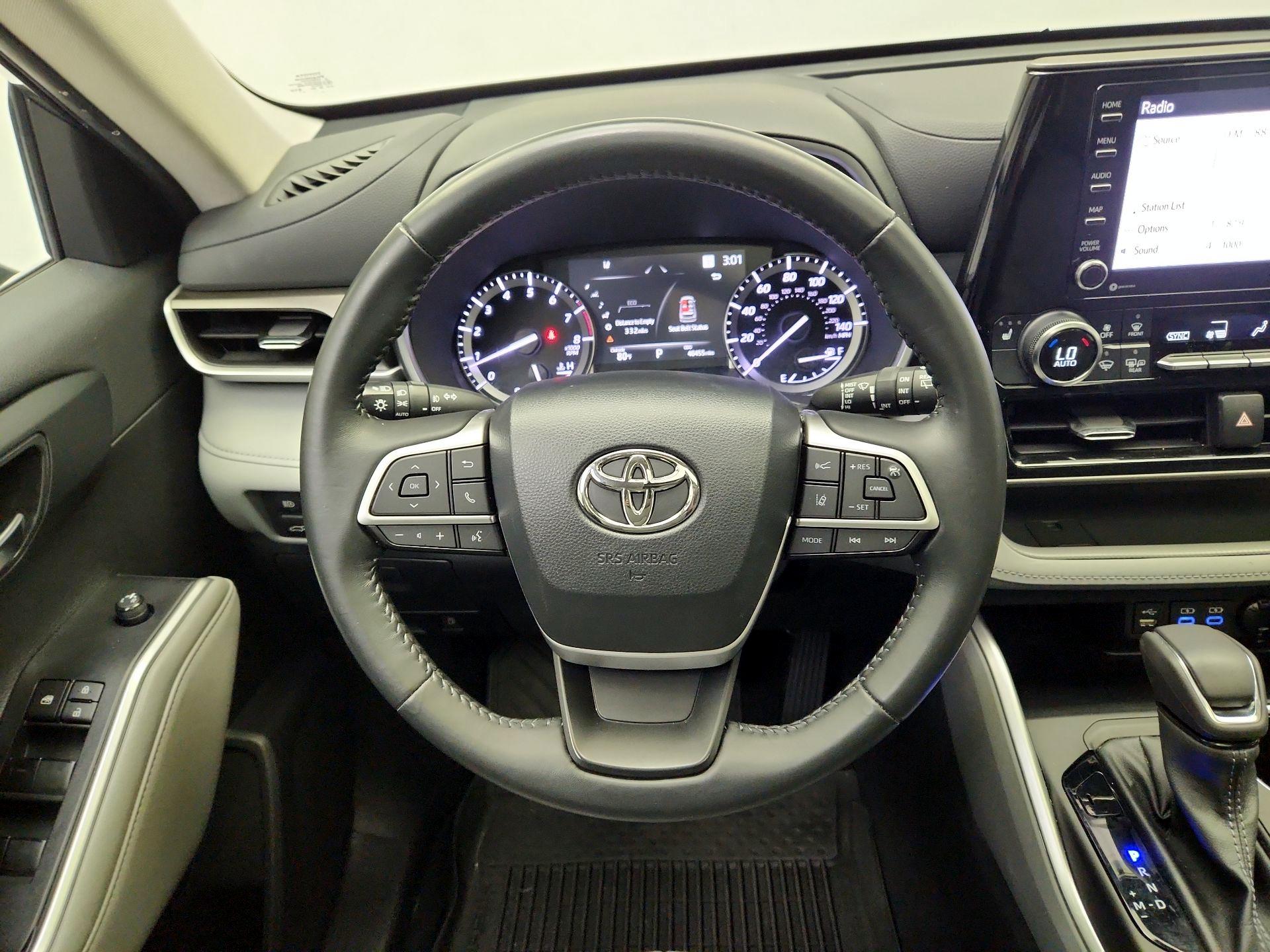 Thumbnail: 2022 Toyota Highlander - 10